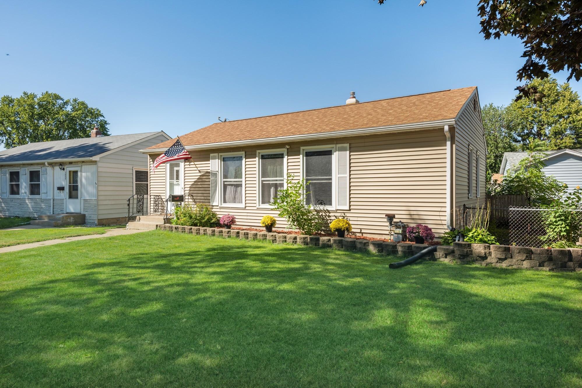 View of Residential at 1699 Iowa Avenue, Saint Paul MN 55106, Saint Paul - Mike Wilen | Minnesota Team Real Estate