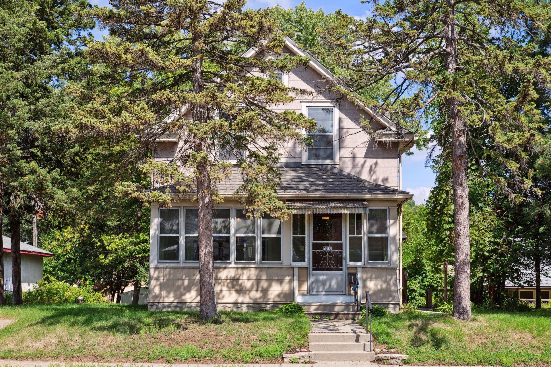 View of Residential at 989 Englewood Avenue, Saint Paul MN 55104, Saint Paul - Mike Wilen | Minnesota Team Real Estate