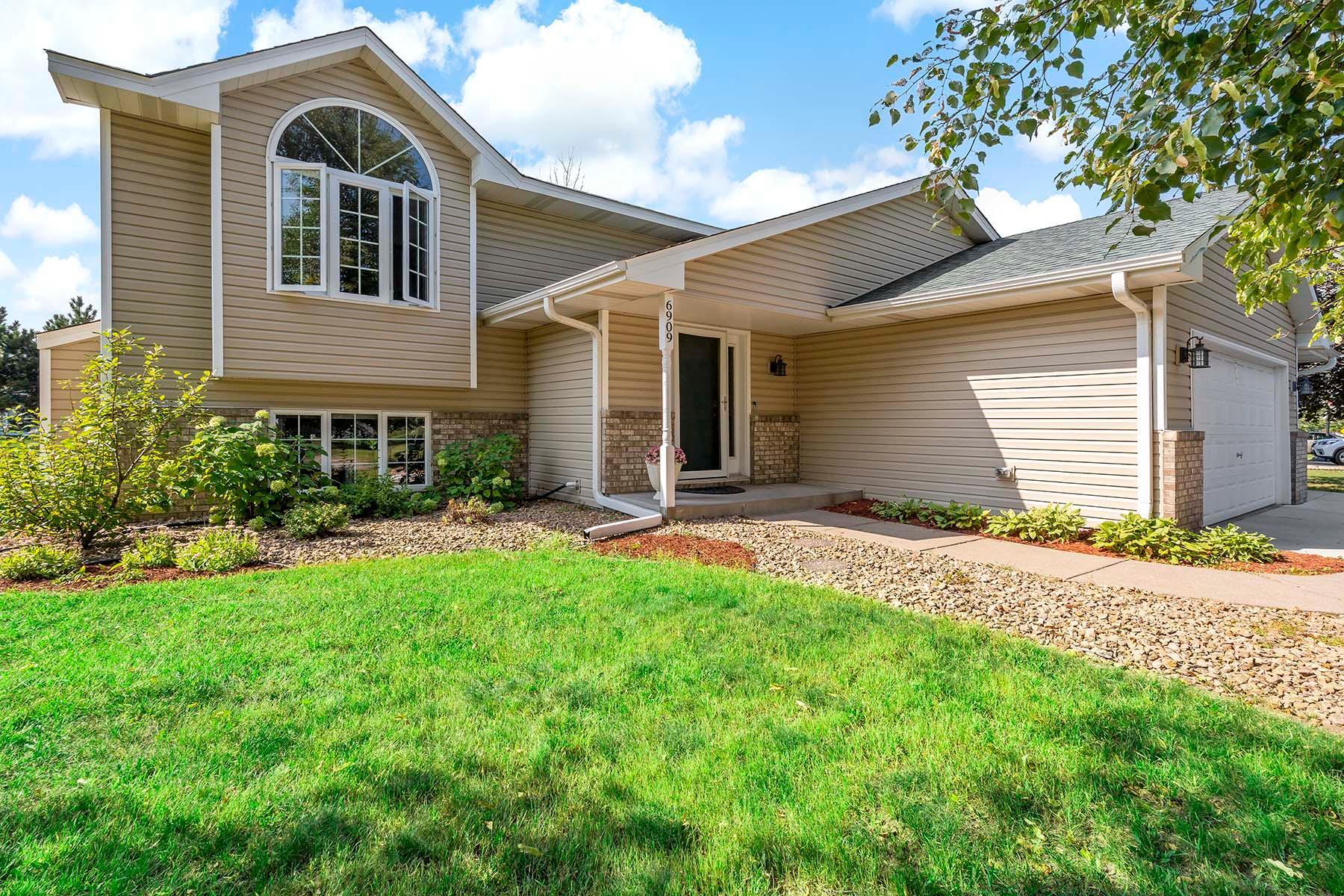 View of Residential at 6909 90th Avenue, Brooklyn Park MN 55445, Brooklyn Park - Mike Wilen | Minnesota Team Real Estate