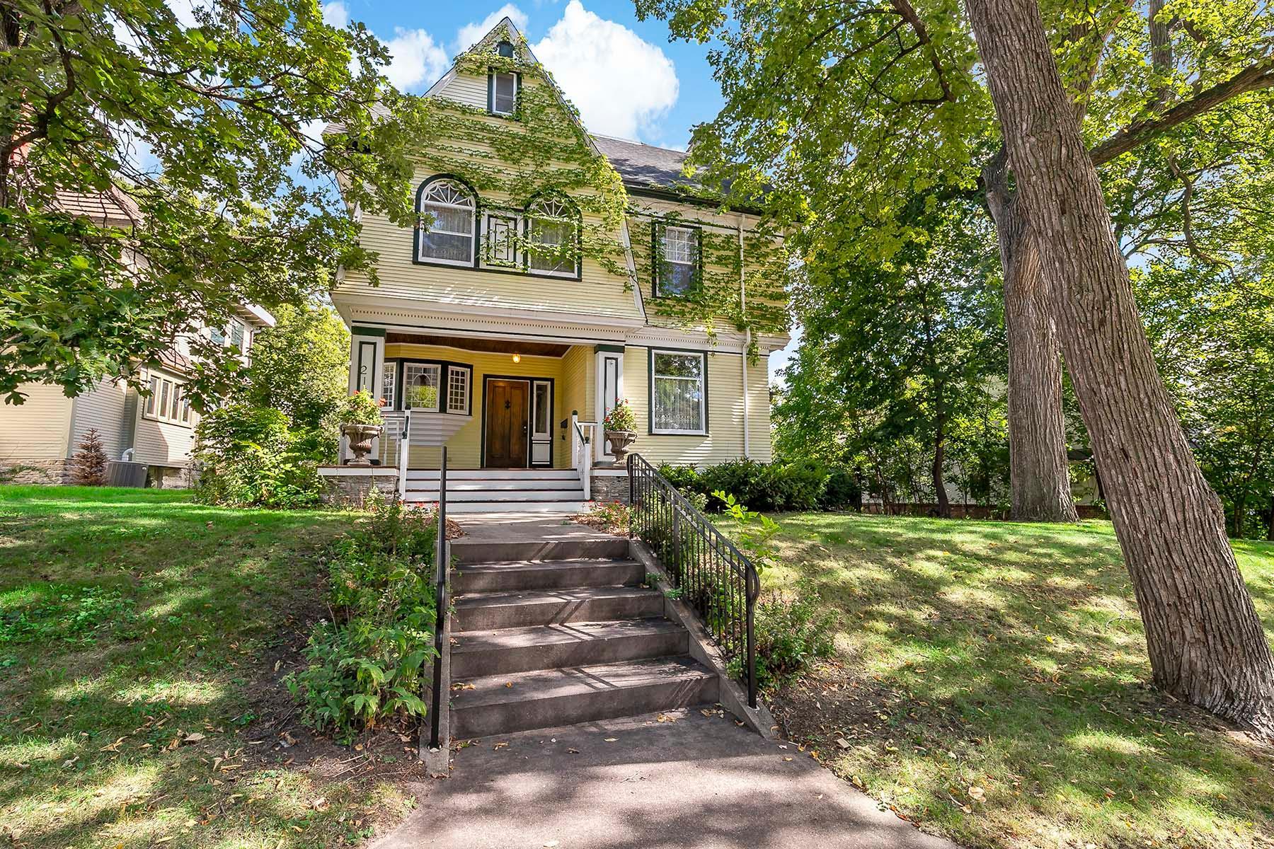 View of Residential at 2117 Kenwood Parkway, Minneapolis MN 55405, Minneapolis - Mike Wilen | Minnesota Team Real Estate