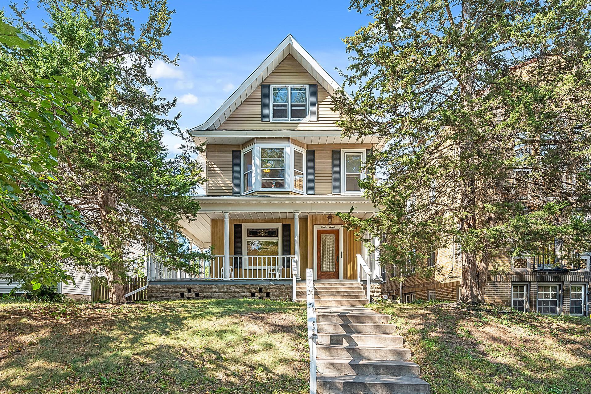 View of Residential Income at 3020 James Avenue, Minneapolis MN 55408, Minneapolis - Mike Wilen | Minnesota Team Real Estate