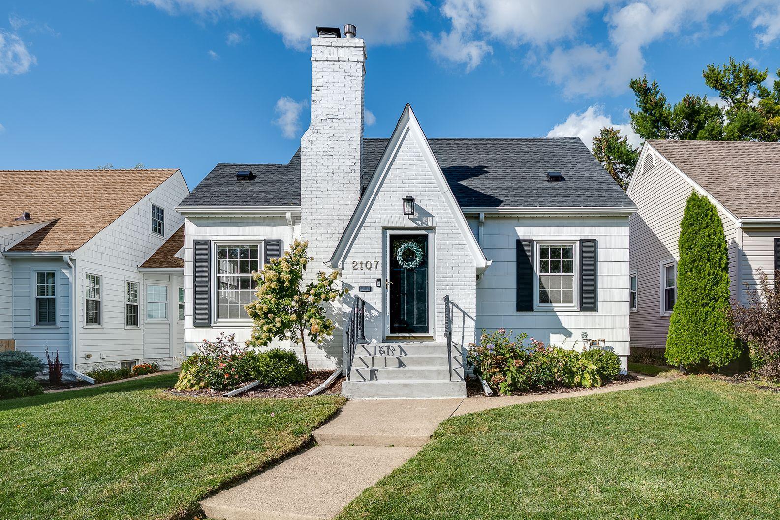 View of Residential at 2107 Highland Parkway, Saint Paul MN 55116, Saint Paul - Mike Wilen | Minnesota Team Real Estate