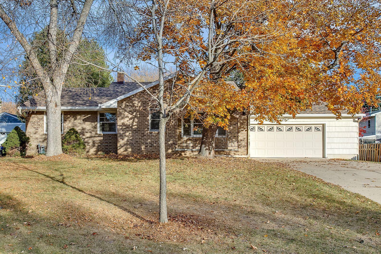 View of Residential at 736 Mary Street, Maplewood MN 55119, Maplewood - Mike Wilen | Minnesota Team Real Estate