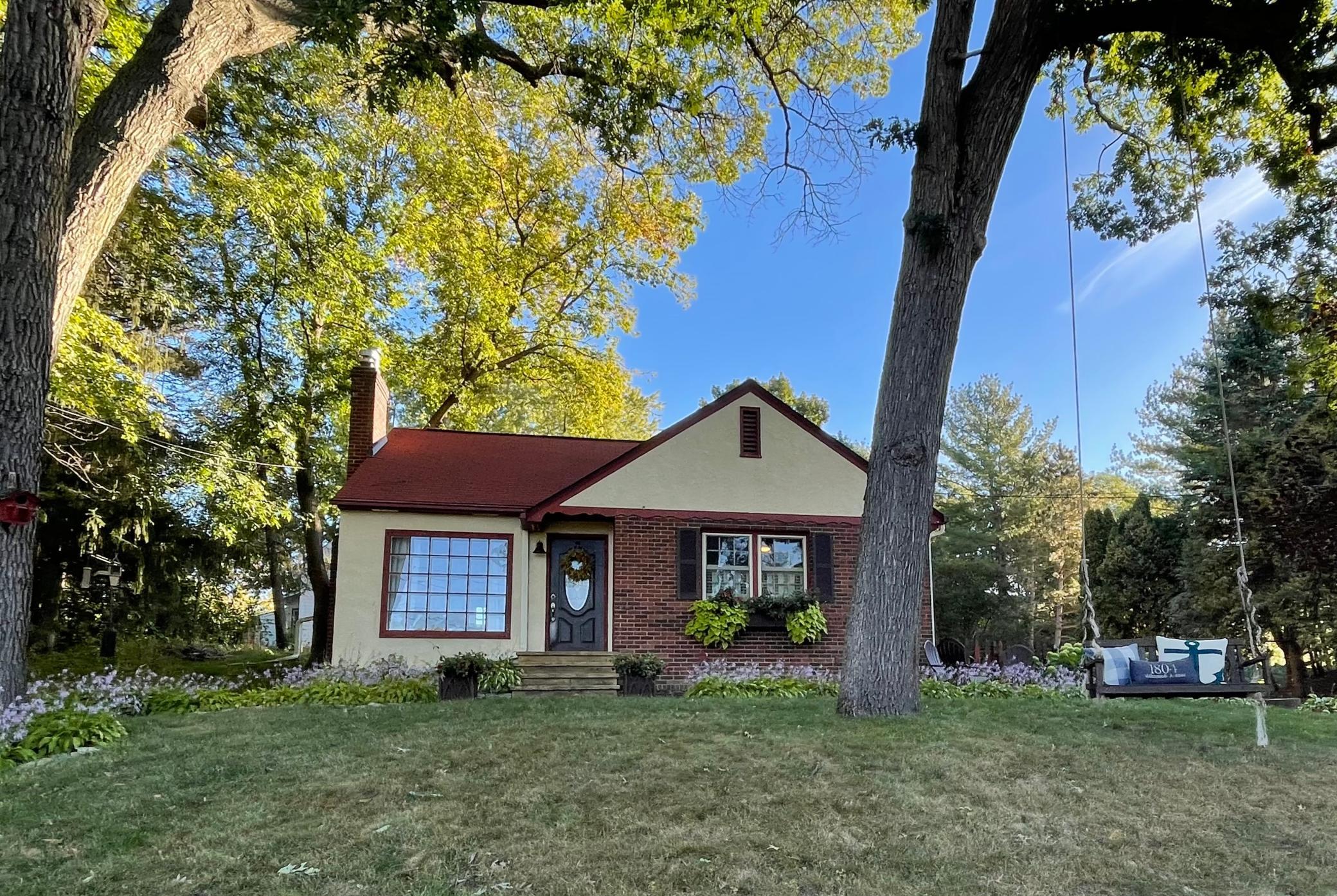 View of Residential at 1804 Mahtomedi Avenue, Mahtomedi MN 55115, Mahtomedi - Mike Wilen | Minnesota Team Real Estate