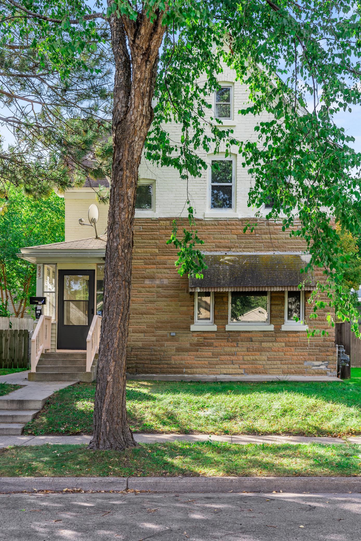 View of Residential Income at 999 Woodbridge Street, Saint Paul MN 55117, Saint Paul - Mike Wilen | Minnesota Team Real Estate
