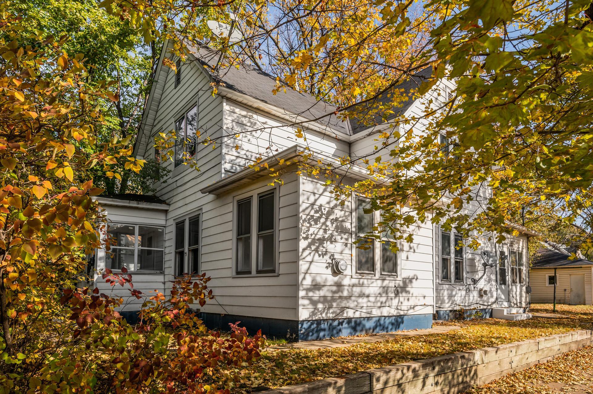 View of Residential Income at 922 Woodbridge Street, Saint Paul MN 55117, Saint Paul - Mike Wilen | Minnesota Team Real Estate