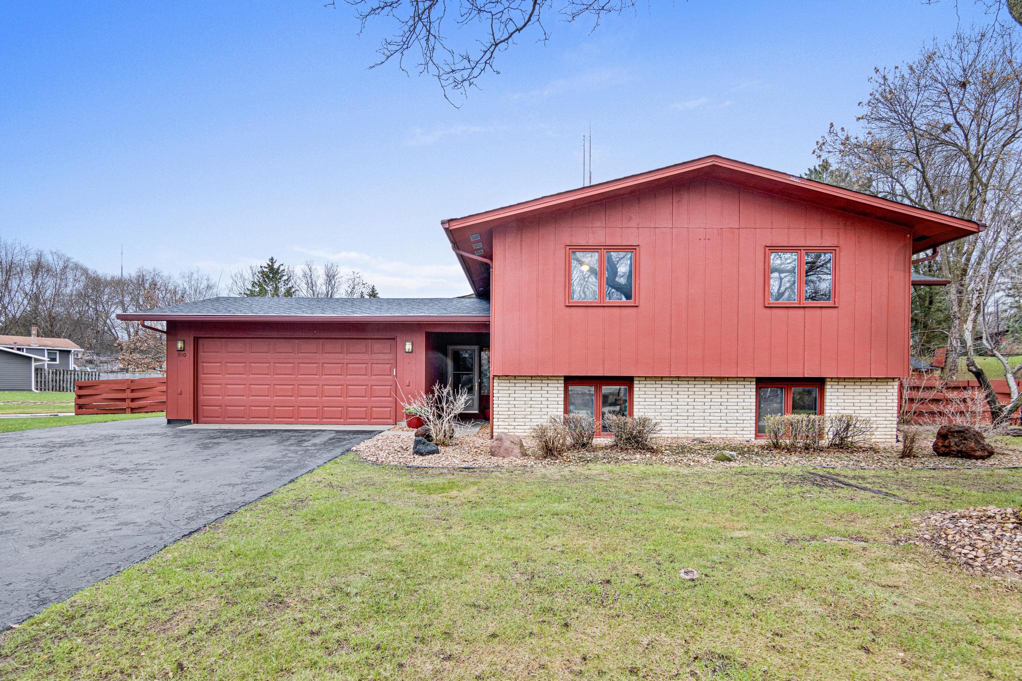 View of Residential at 910 Colleen Avenue, Shoreview MN 55126, Shoreview - Mike Wilen | Minnesota Team Real Estate