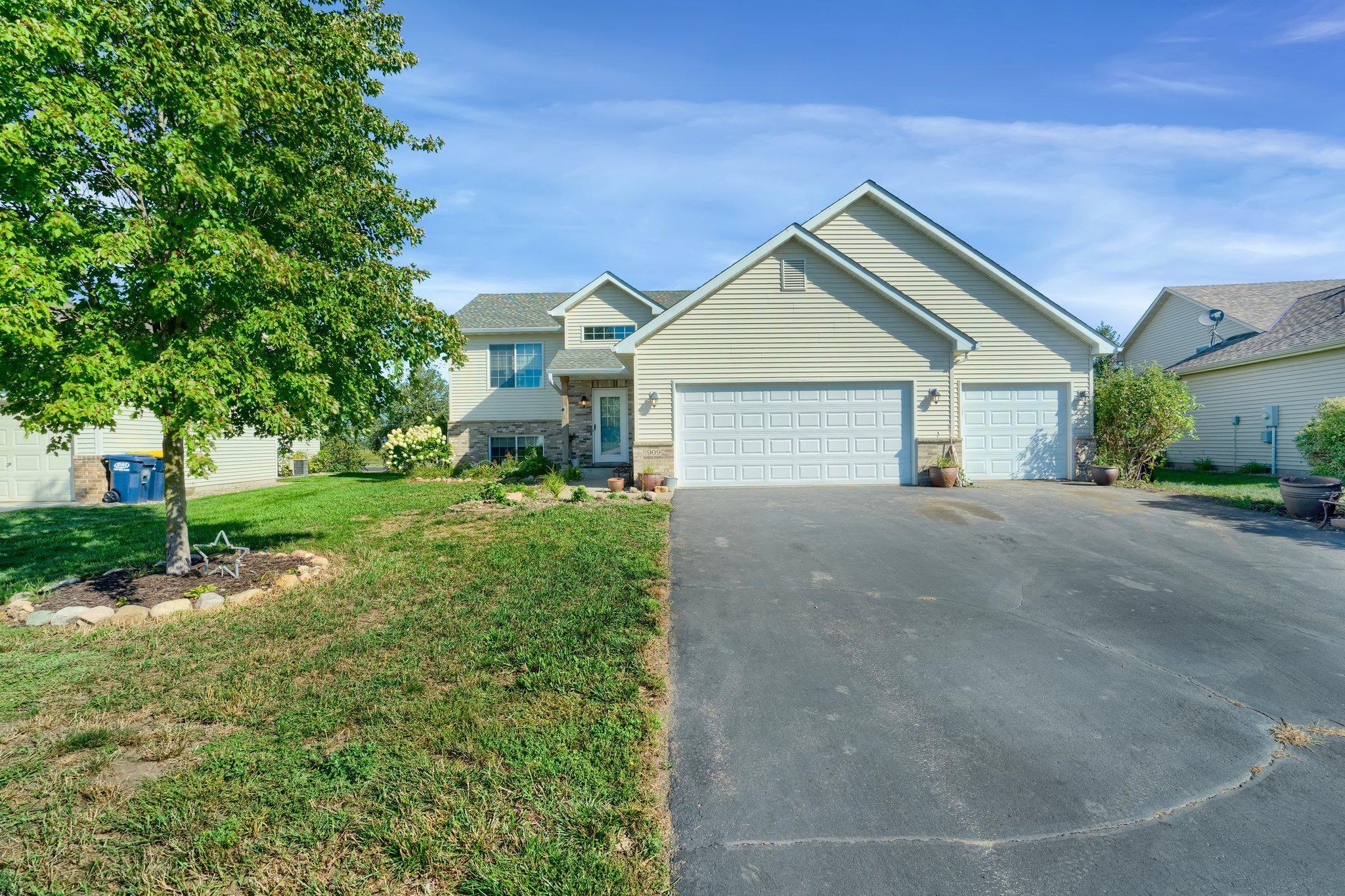 View of Residential at 909 Cobblestone Lane, Belle Plaine MN 56011, Belle Plaine - Mike Wilen | Minnesota Team Real Estate