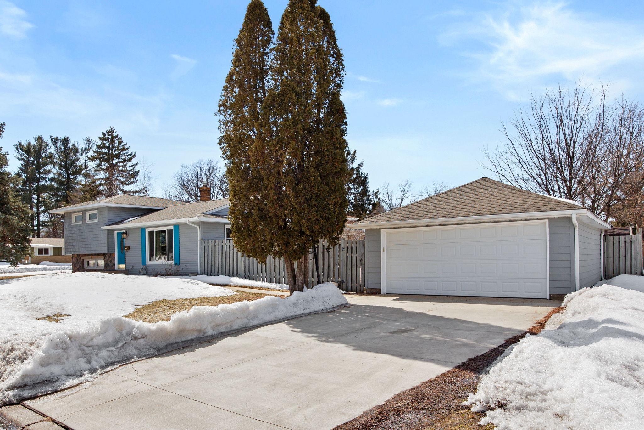 View of Residential at 2617 2nd Street, North Saint Paul MN 55109, North Saint Paul - Mike Wilen | Minnesota Team Real Estate