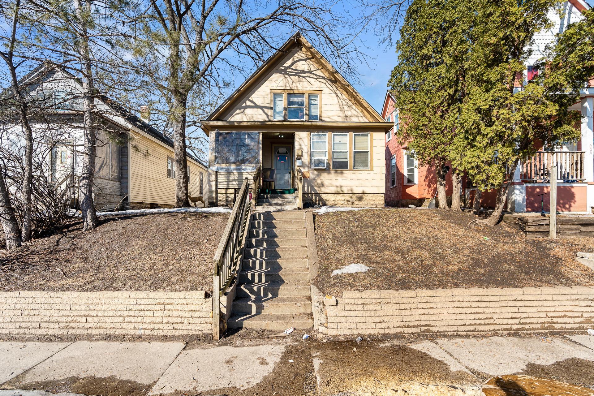 View of Residential Income at 855 4th Street, Saint Paul MN 55106, Saint Paul - Mike Wilen | Minnesota Team Real Estate