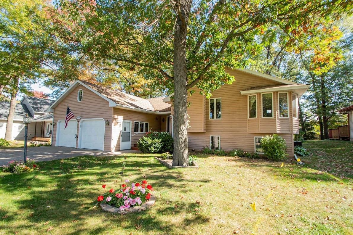 View of Residential at 2272 Ariel Street, Maplewood MN 55109, Maplewood - Mike Wilen | Minnesota Team Real Estate