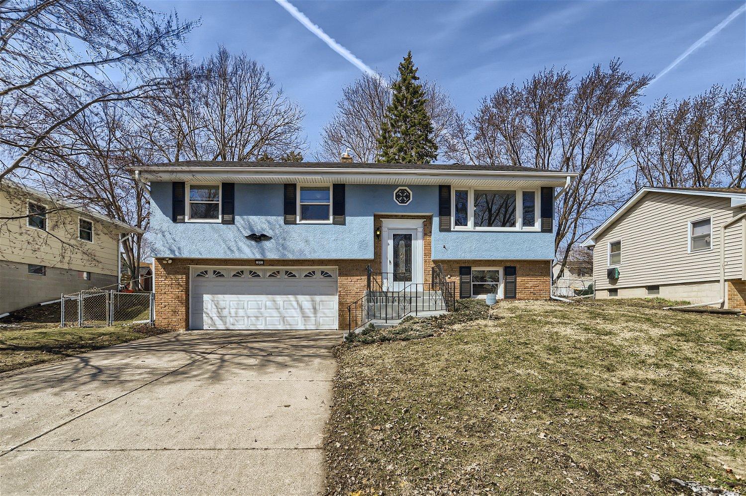 View of Residential at 27 Sandra Lee Drive, Saint Paul MN 55119, Saint Paul - Mike Wilen | Minnesota Team Real Estate