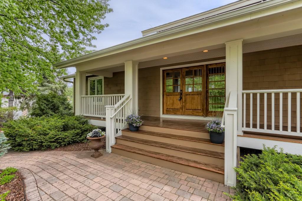 View of Residential at 6621 Minnewashta Parkway, Excelsior MN 55331, Excelsior - Mike Wilen | Minnesota Team Real Estate