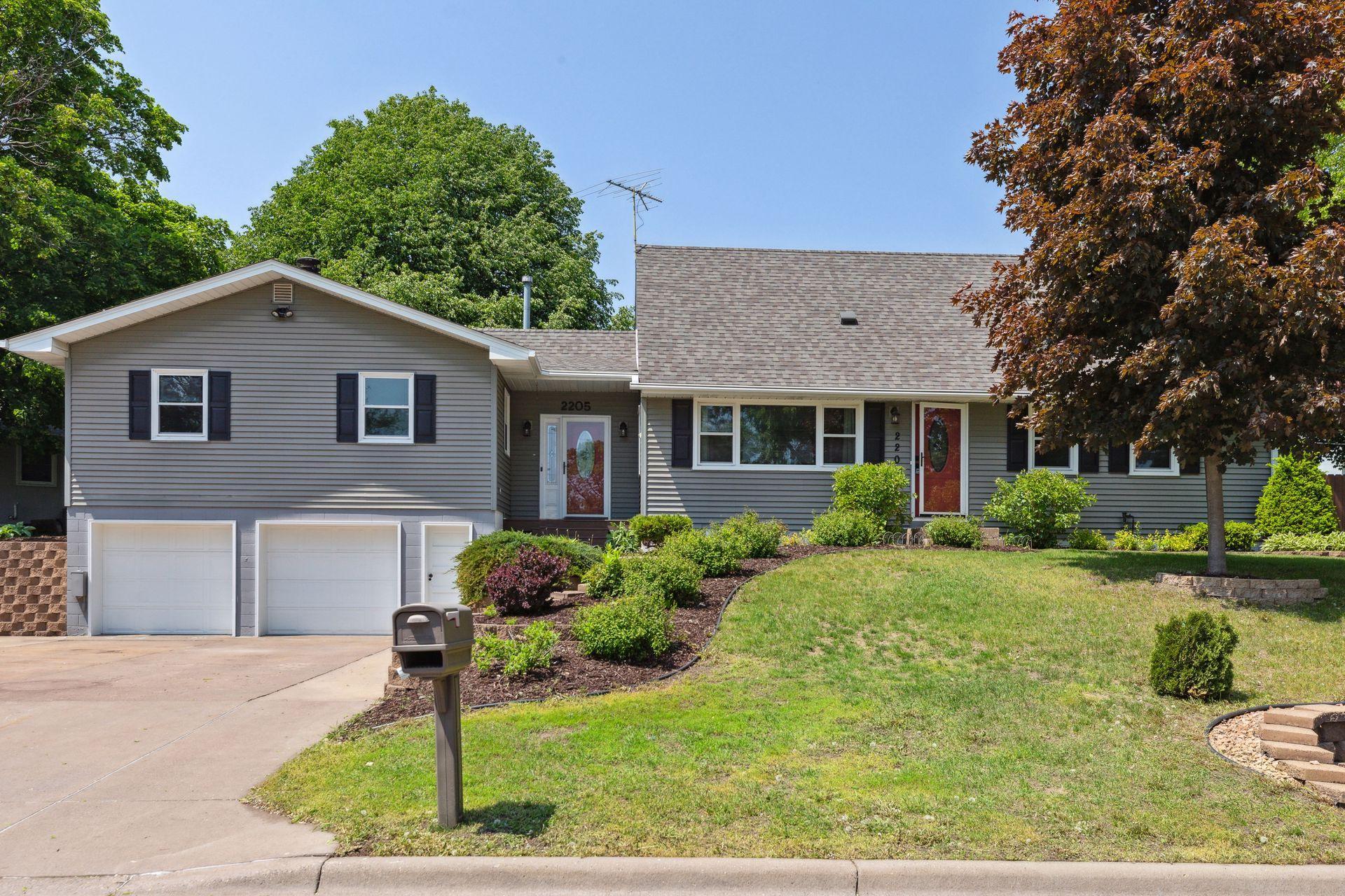 View of Residential at 2205 Prosperity Road, Maplewood MN 55109, Maplewood - Mike Wilen | Minnesota Team Real Estate