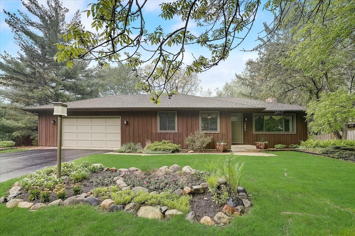 View of Residential at 1004 Lakeview Drive, Burnsville MN 55337, Burnsville - Mike Wilen | Minnesota Team Real Estate