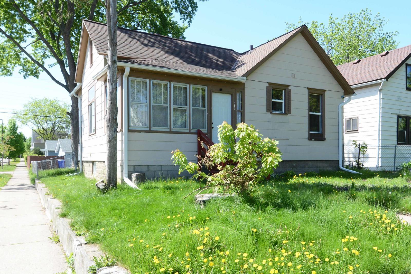 View of Residential at 874 Geranium Avenue, Saint Paul MN 55106, Saint Paul - Mike Wilen | Minnesota Team Real Estate