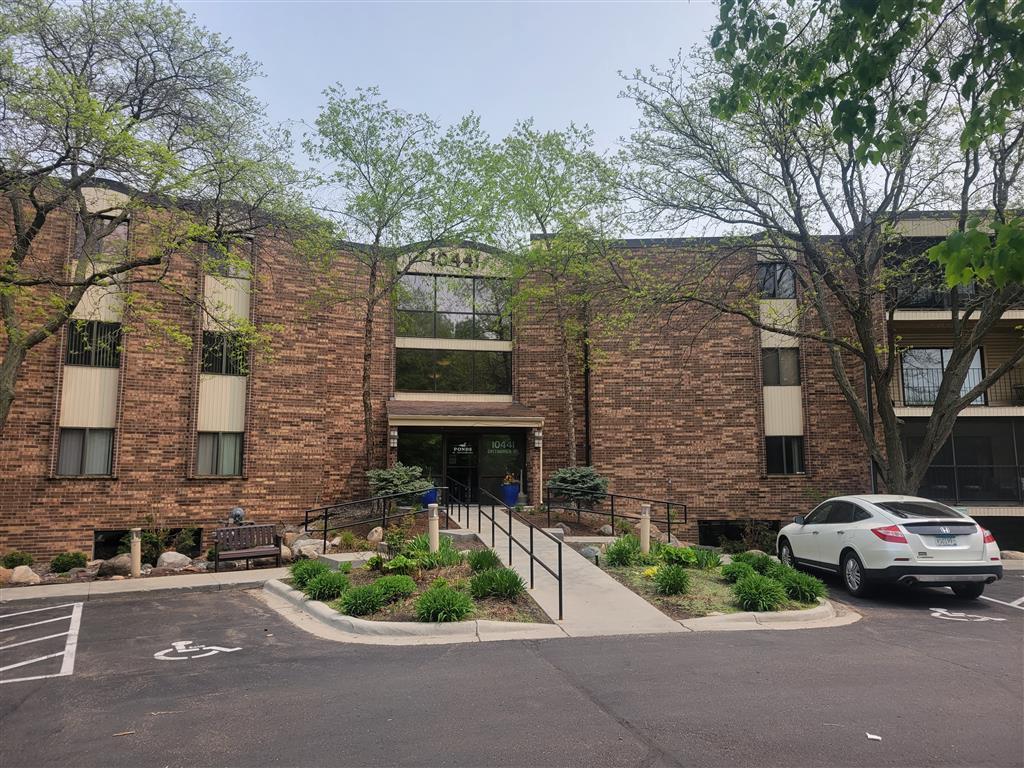 View of Residential at 10441 Greenbrier Road #117, Minnetonka MN 55305, Minnetonka - Mike Wilen | Minnesota Team Real Estate