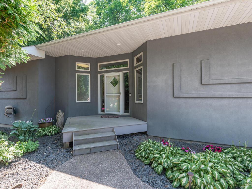 View of Residential at 955 Wayzata Boulevard, Wayzata MN 55391, Wayzata - Mike Wilen | Minnesota Team Real Estate