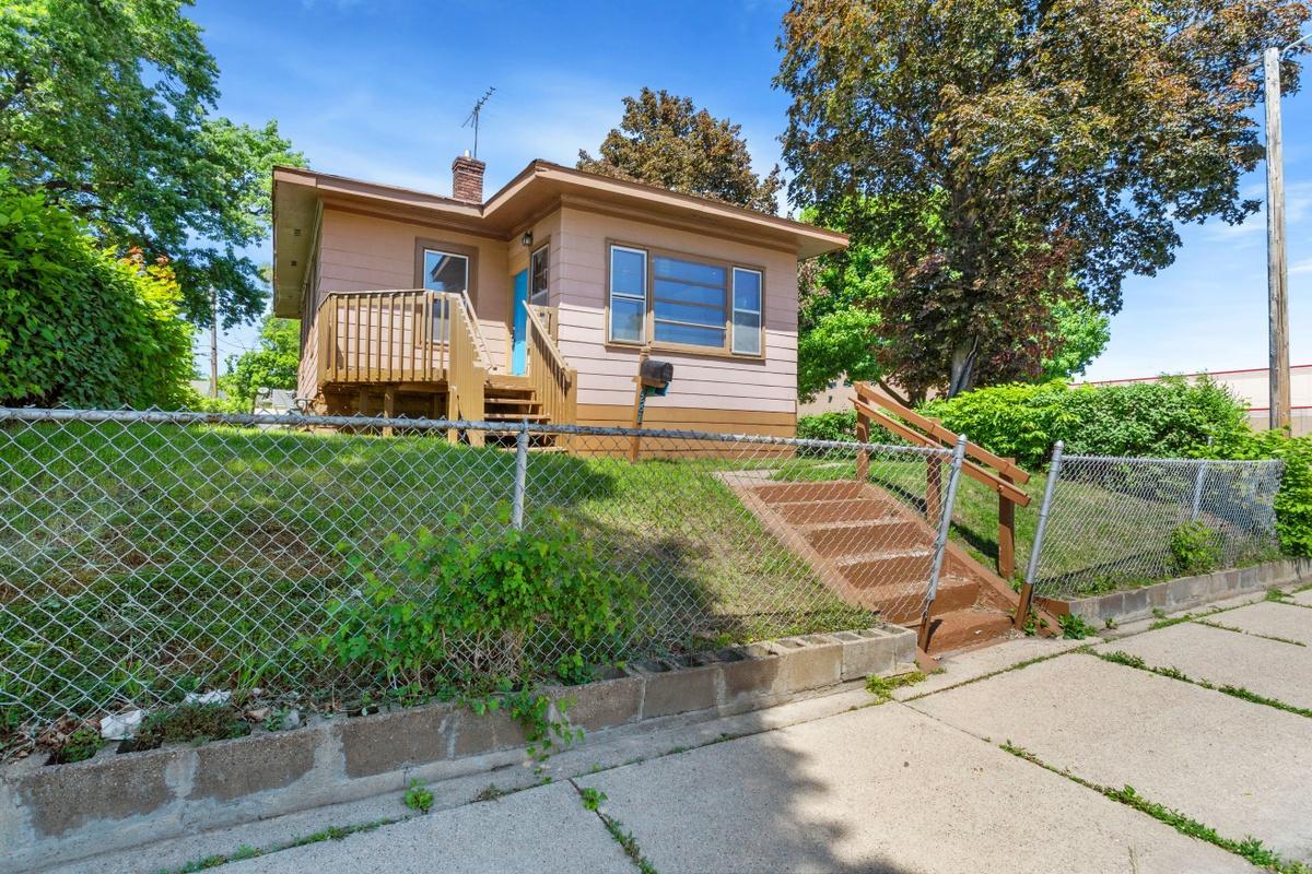 View of Residential at 981 Seminary Avenue, Saint Paul MN 55104, Saint Paul - Mike Wilen | Minnesota Team Real Estate