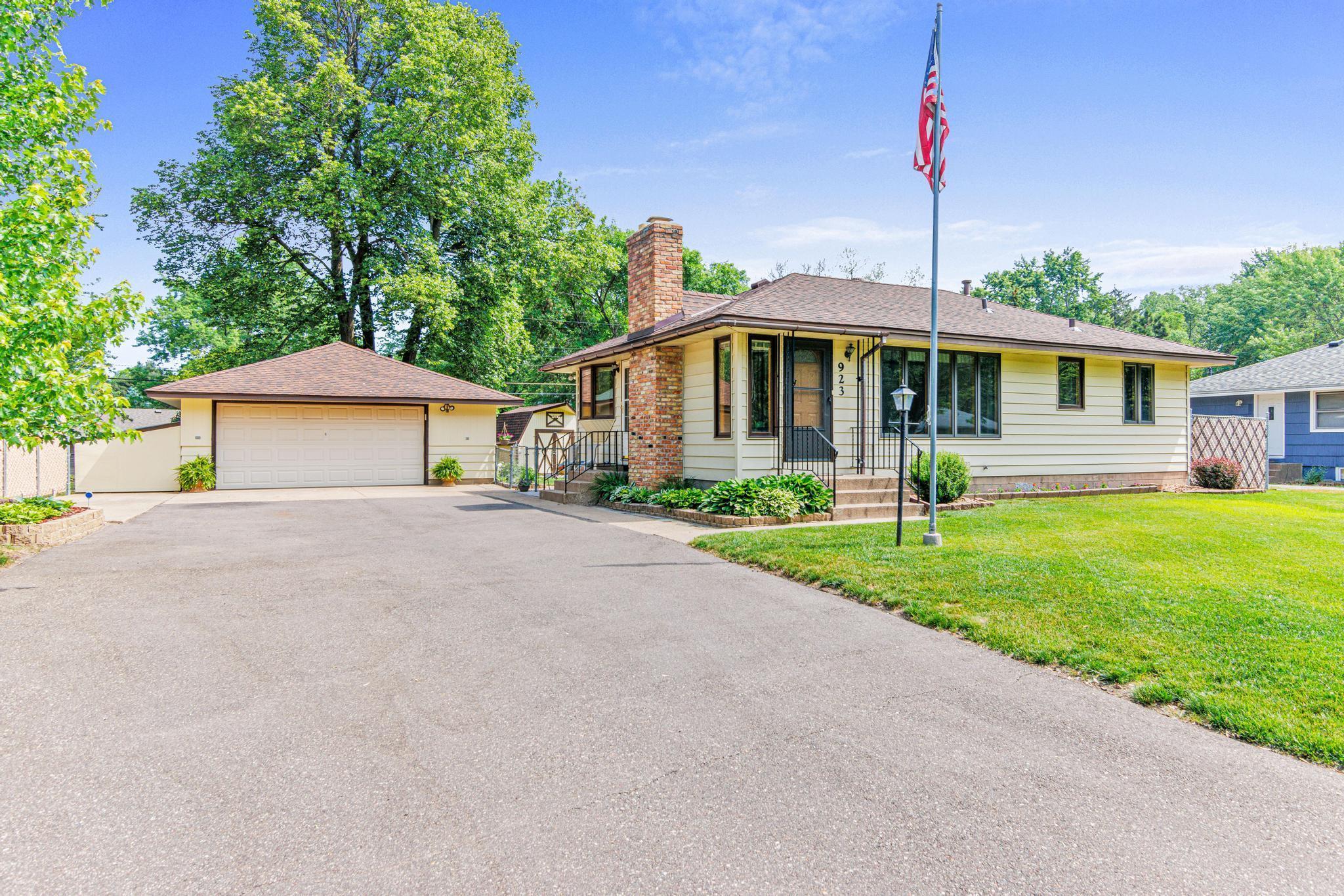 View of Residential at 923 112th Avenue, Coon Rapids MN 55448, Coon Rapids - Mike Wilen | Minnesota Team Real Estate