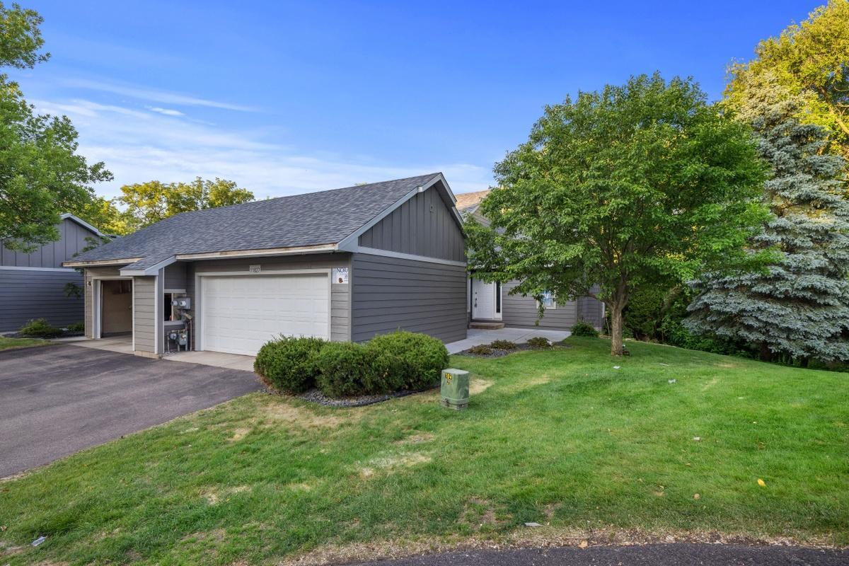 View of Residential at 11827 Minnetonka Boulevard, Minnetonka MN 55305, Minnetonka - Mike Wilen | Minnesota Team Real Estate