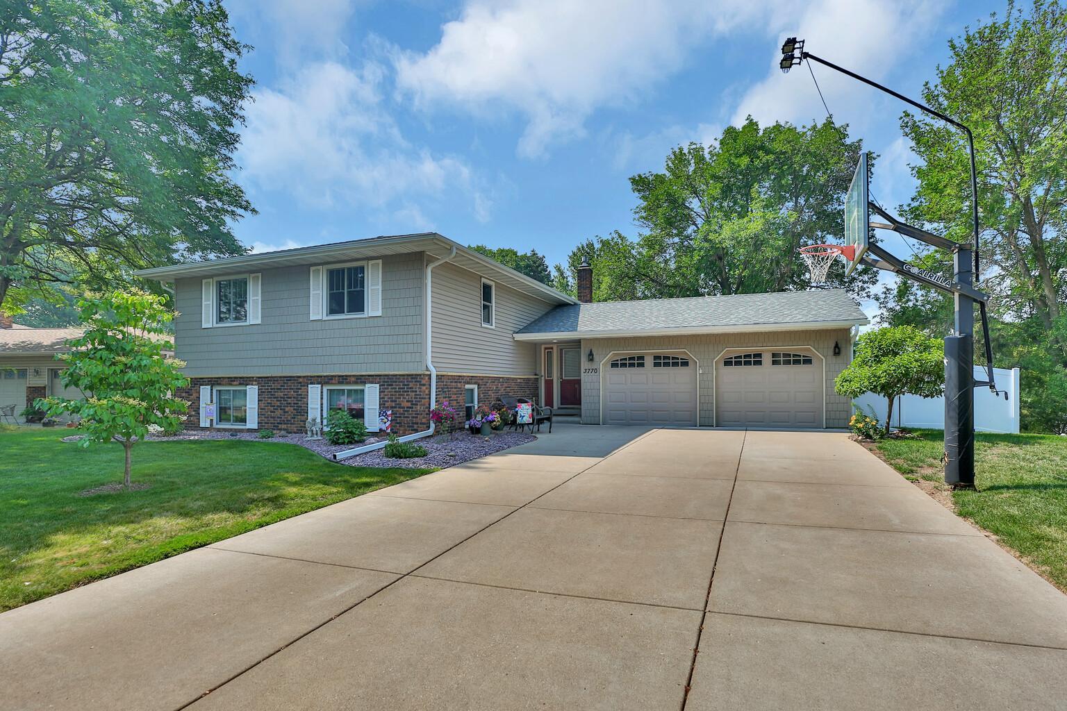View of Residential at 3770 Gresham Way, Oakdale MN 55128, Oakdale - Mike Wilen | Minnesota Team Real Estate