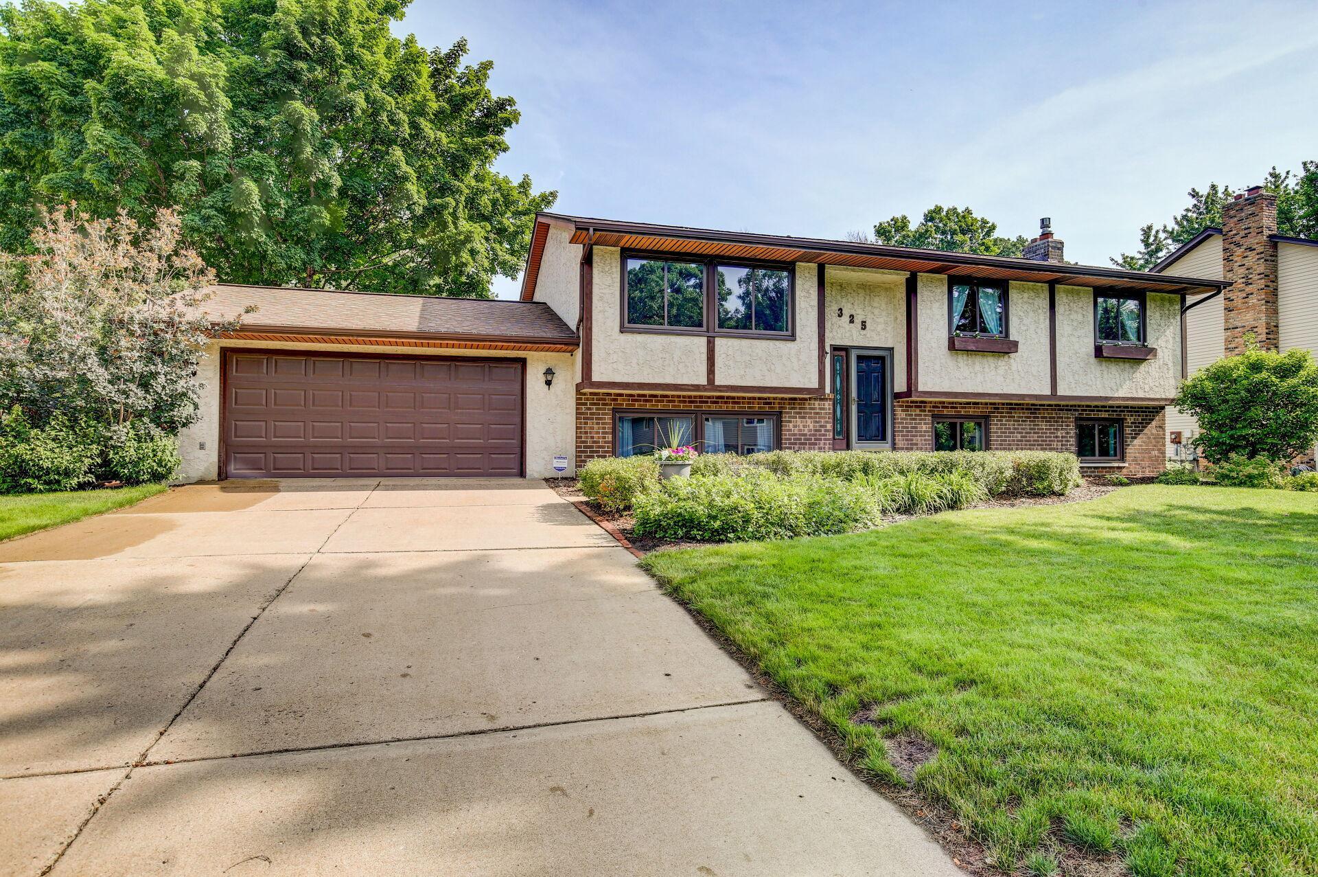 View of Residential at 325 Colleen Avenue, Shoreview MN 55126, Shoreview - Mike Wilen | Minnesota Team Real Estate