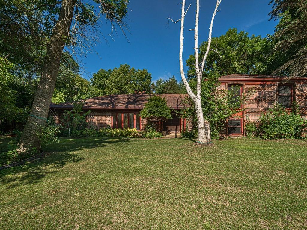 View of Residential at 3945 Hillcrest Way, Wayzata MN 55391, Wayzata - Mike Wilen | Minnesota Team Real Estate