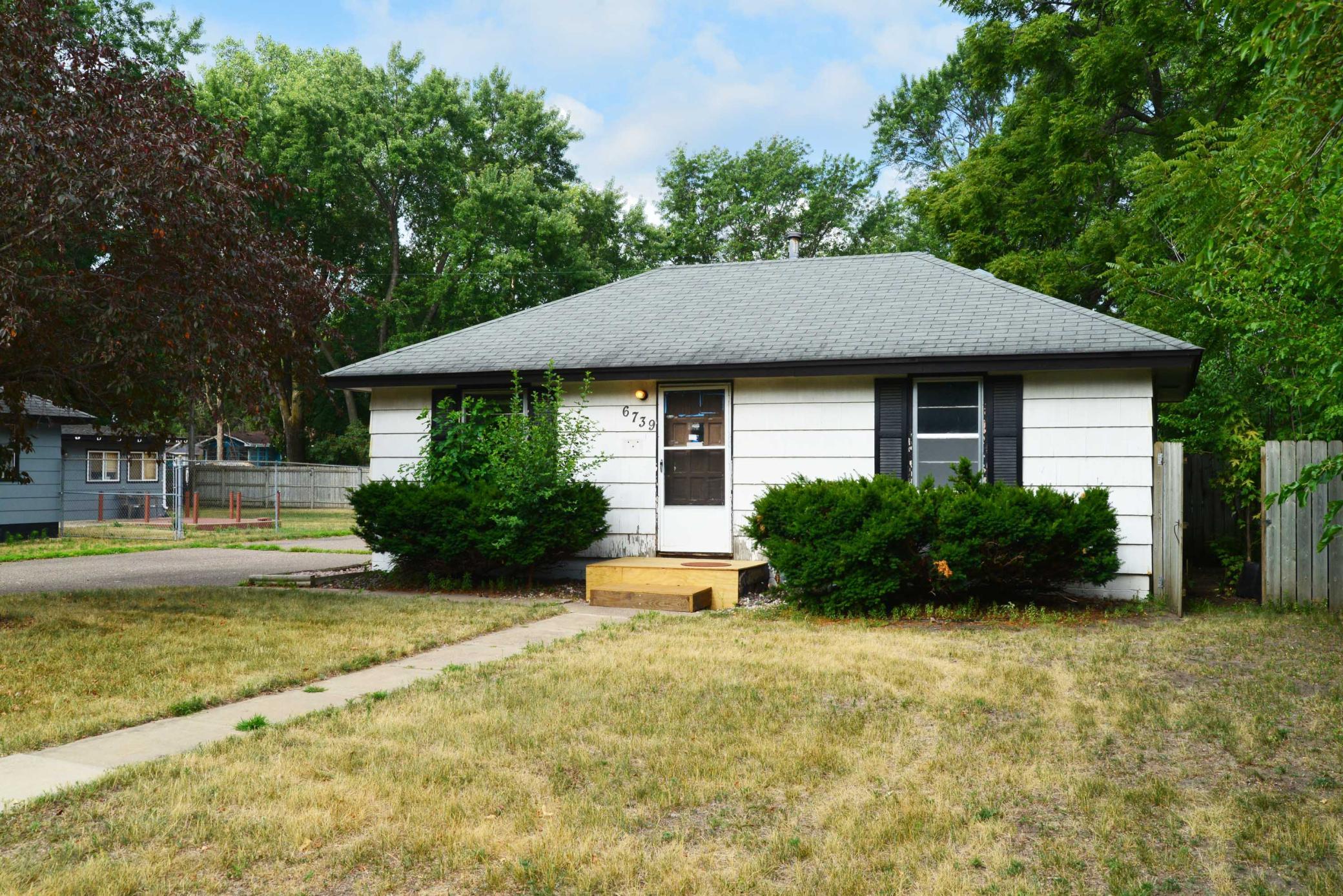 View of Residential at 6739 Perry Avenue, Brooklyn Center MN 55429, Brooklyn Center - Mike Wilen | Minnesota Team Real Estate