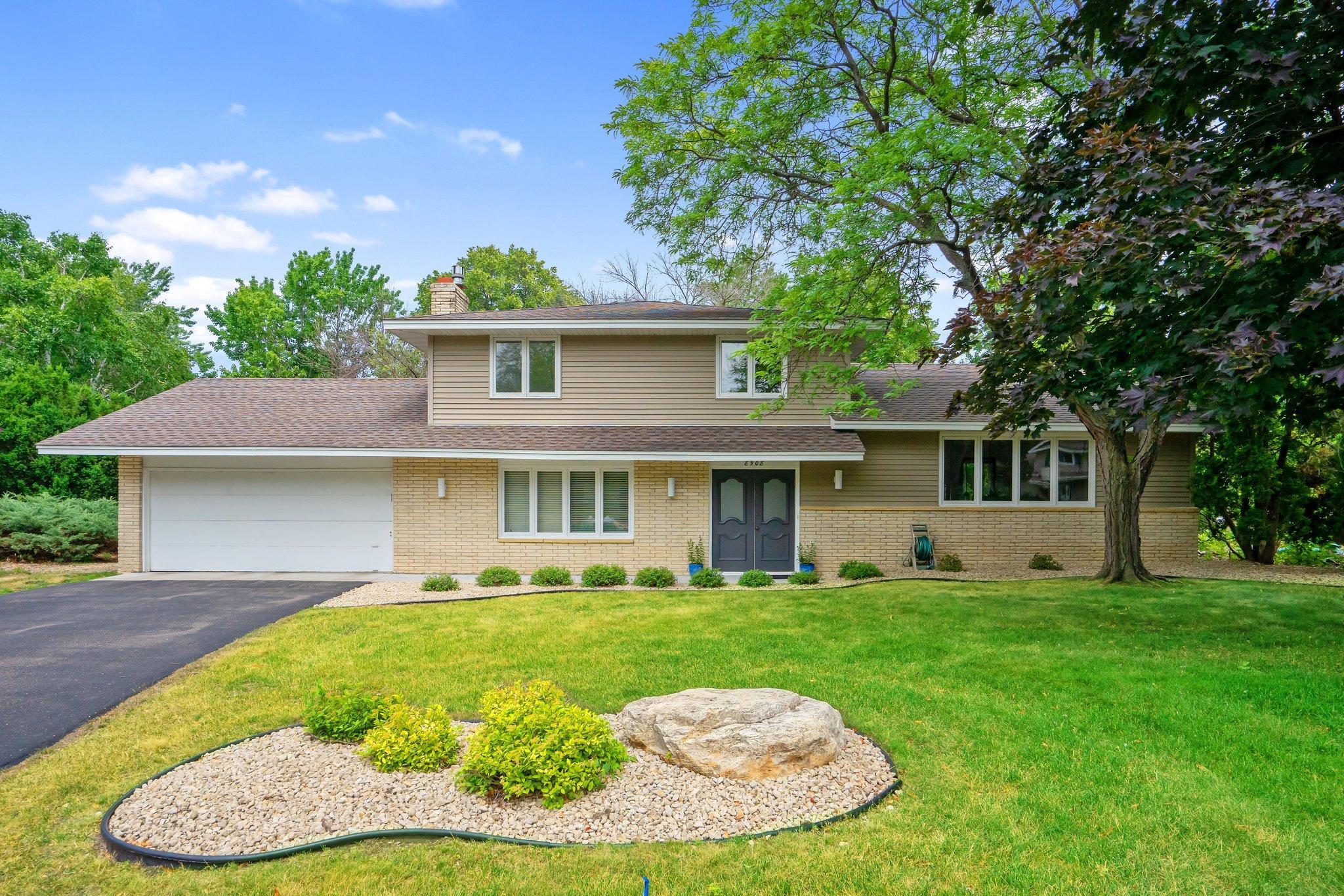 View of Residential at 8908 29th Avenue, New Hope MN 55427, New Hope - Mike Wilen | Minnesota Team Real Estate
