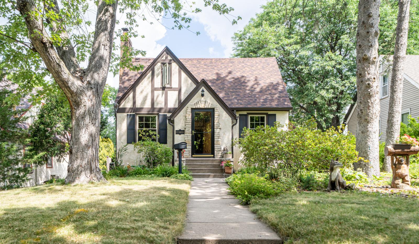 View of Residential at 871 Parkview Avenue, Saint Paul MN 55117, Saint Paul - Mike Wilen | Minnesota Team Real Estate