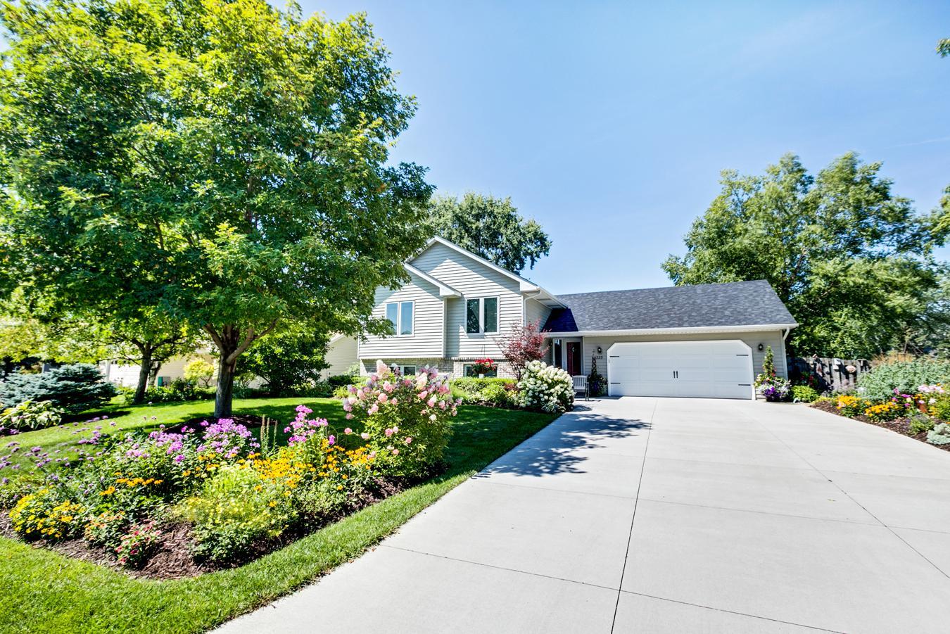 View of Residential at 225 Wedgewood Drive, Mahtomedi MN 55115, Mahtomedi - Mike Wilen | Minnesota Team Real Estate