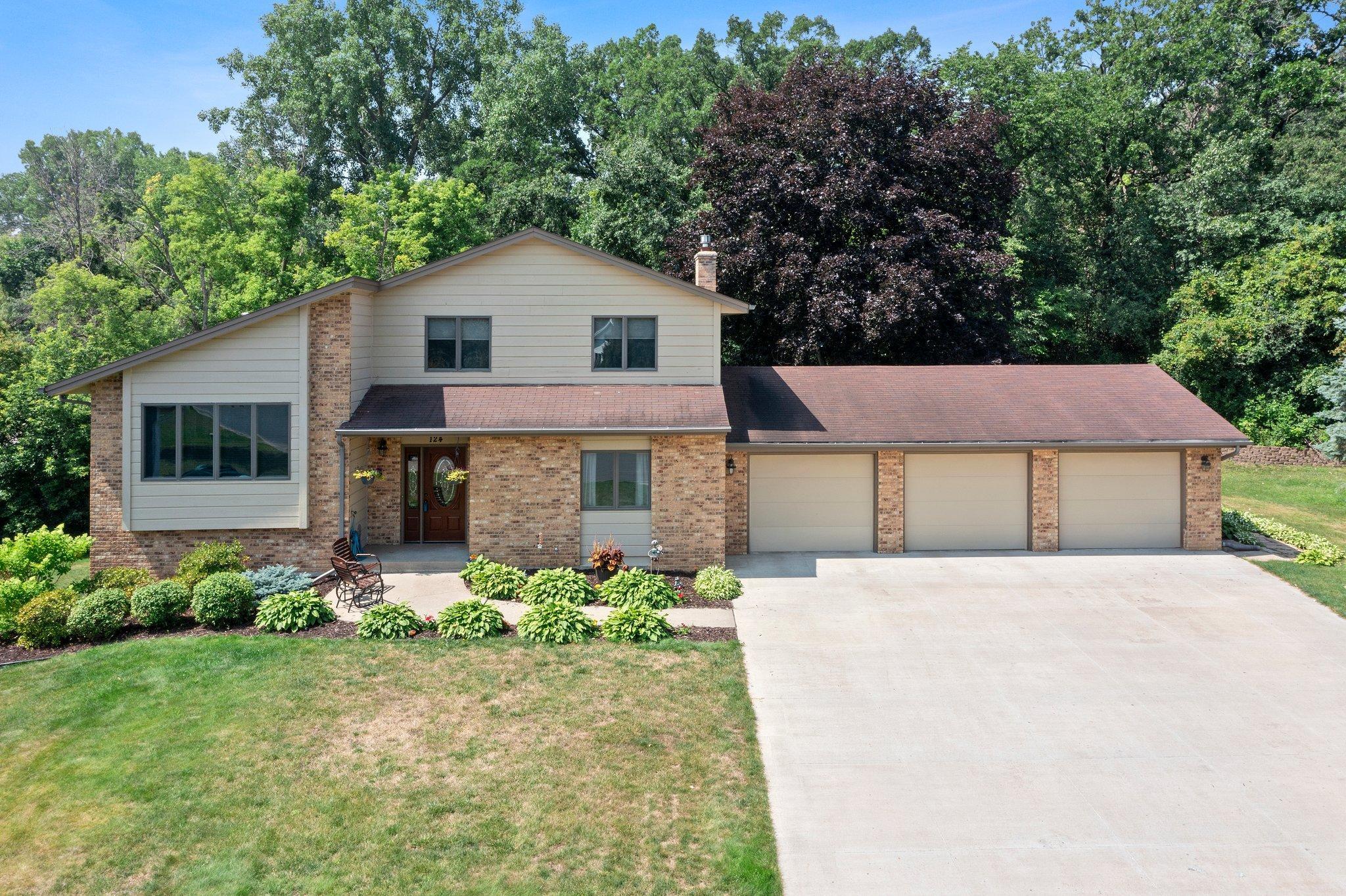 View of Residential at 124 Duck Pond Drive, West Saint Paul MN 55118, West Saint Paul - Mike Wilen | Minnesota Team Real Estate
