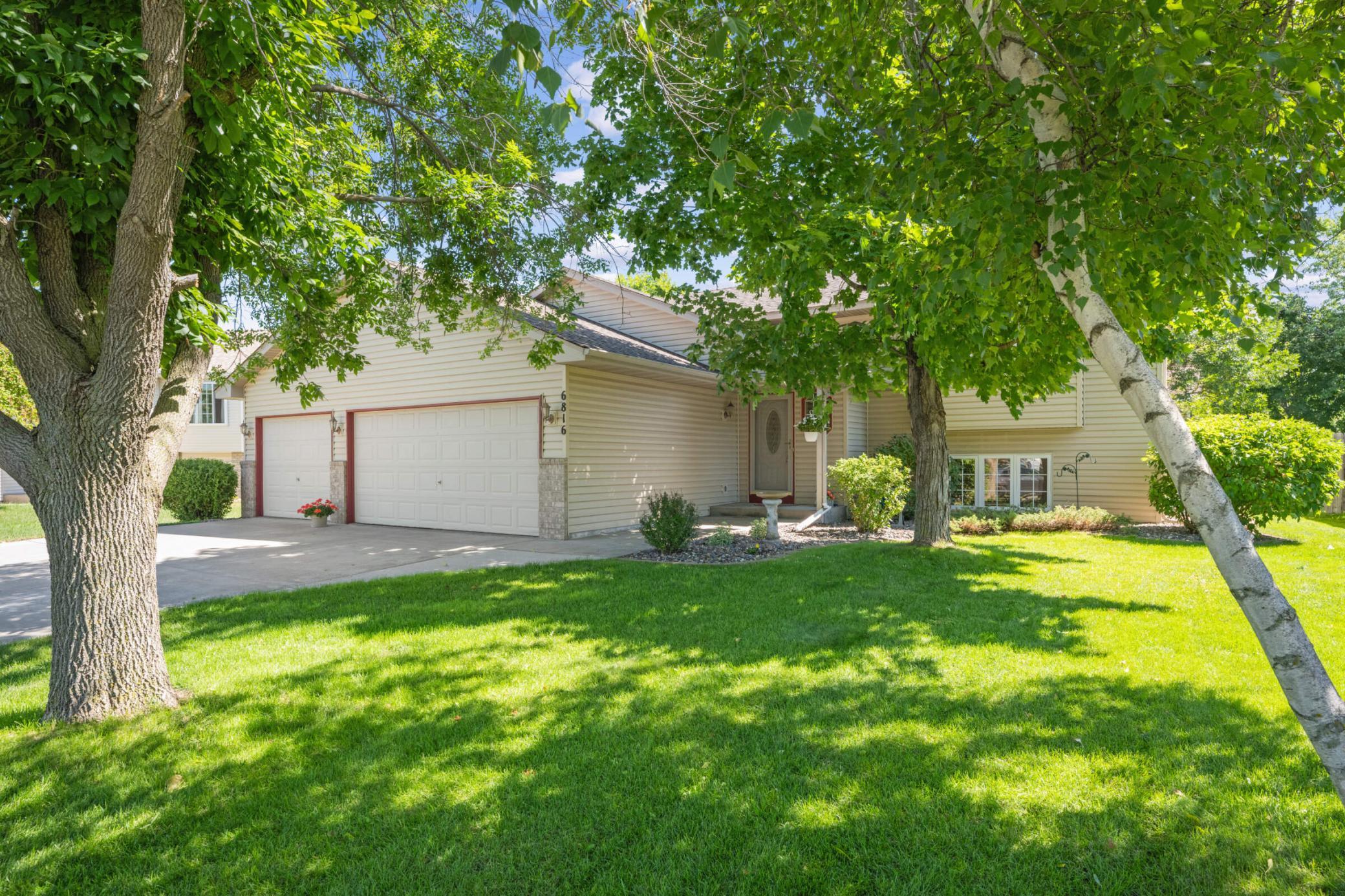 View of Residential at 6816 92nd Avenue, Brooklyn Park MN 55445, Brooklyn Park - Mike Wilen | Minnesota Team Real Estate