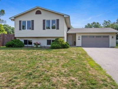 View of Residential at 2040 Park Row, North Saint Paul MN 55109, North Saint Paul - Mike Wilen | Minnesota Team Real Estate
