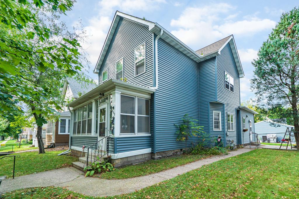 View of Residential Income at 869 Geranium Avenue, Saint Paul MN 55106, Saint Paul - Mike Wilen | Minnesota Team Real Estate