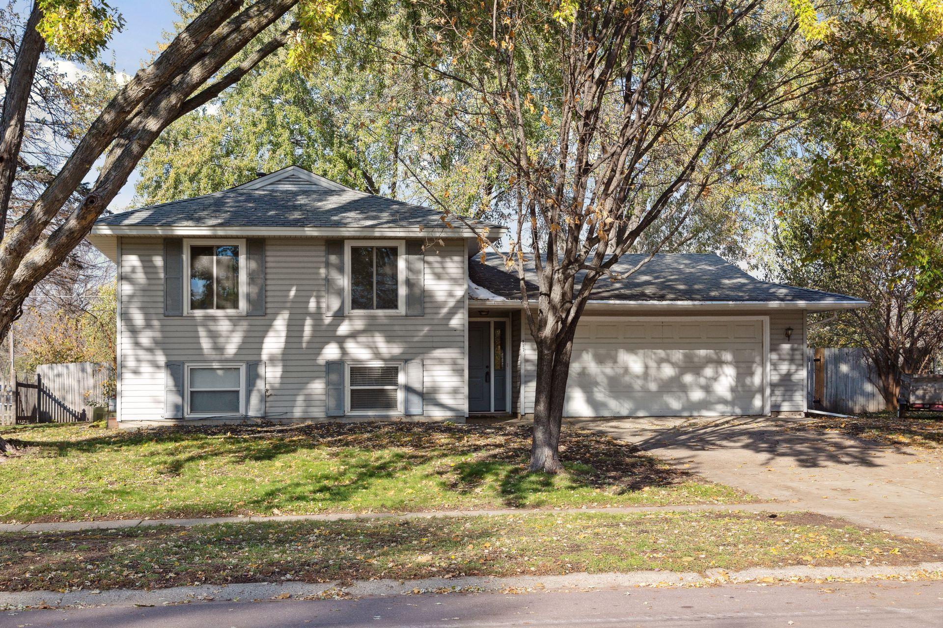 View of Residential at 917 Whitney Drive, Apple Valley MN 55124, Apple Valley - Mike Wilen | Minnesota Team Real Estate