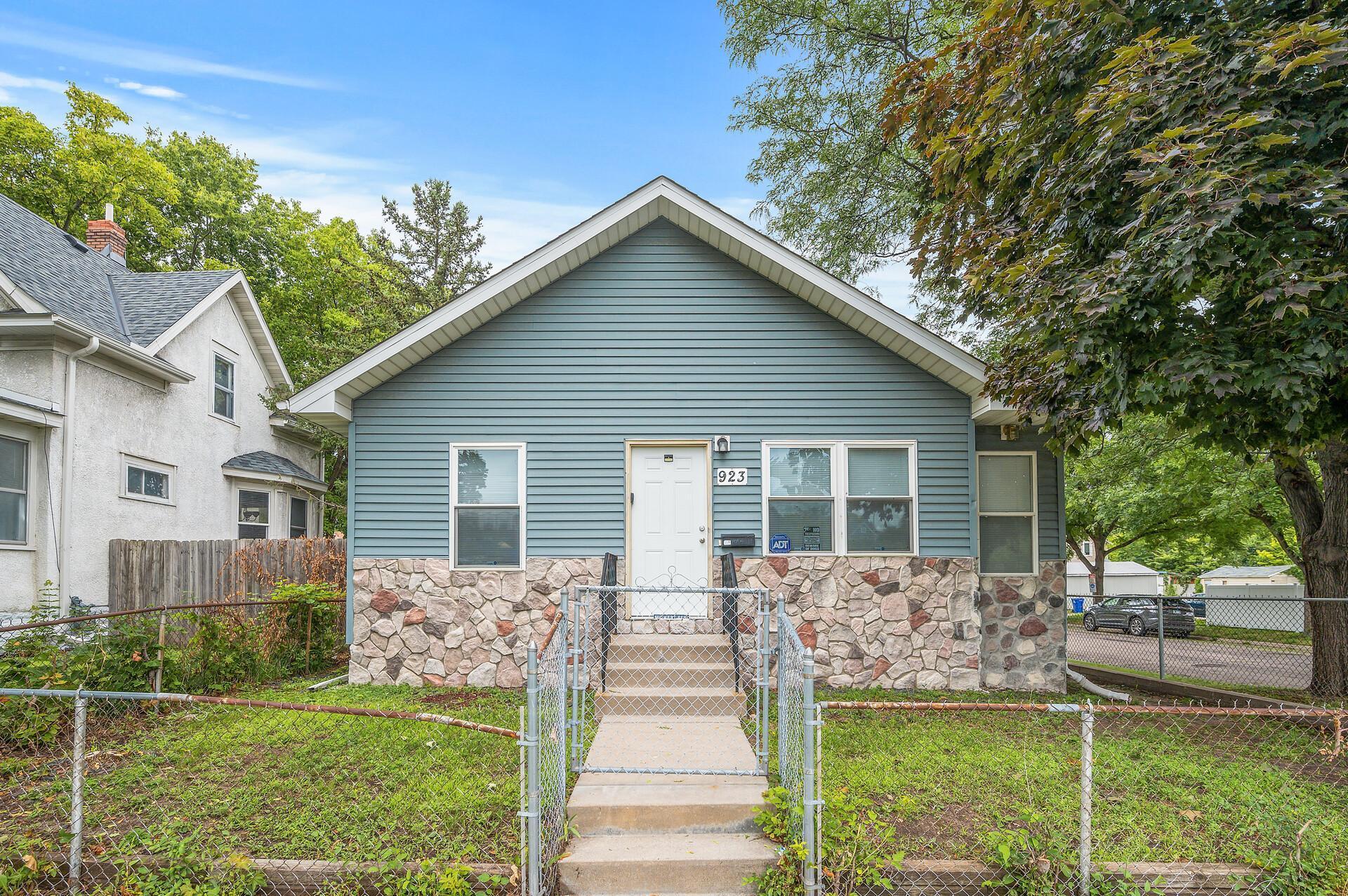 View of Residential at 923 Saint Anthony Avenue, Saint Paul MN 55104, Saint Paul - Mike Wilen | Minnesota Team Real Estate