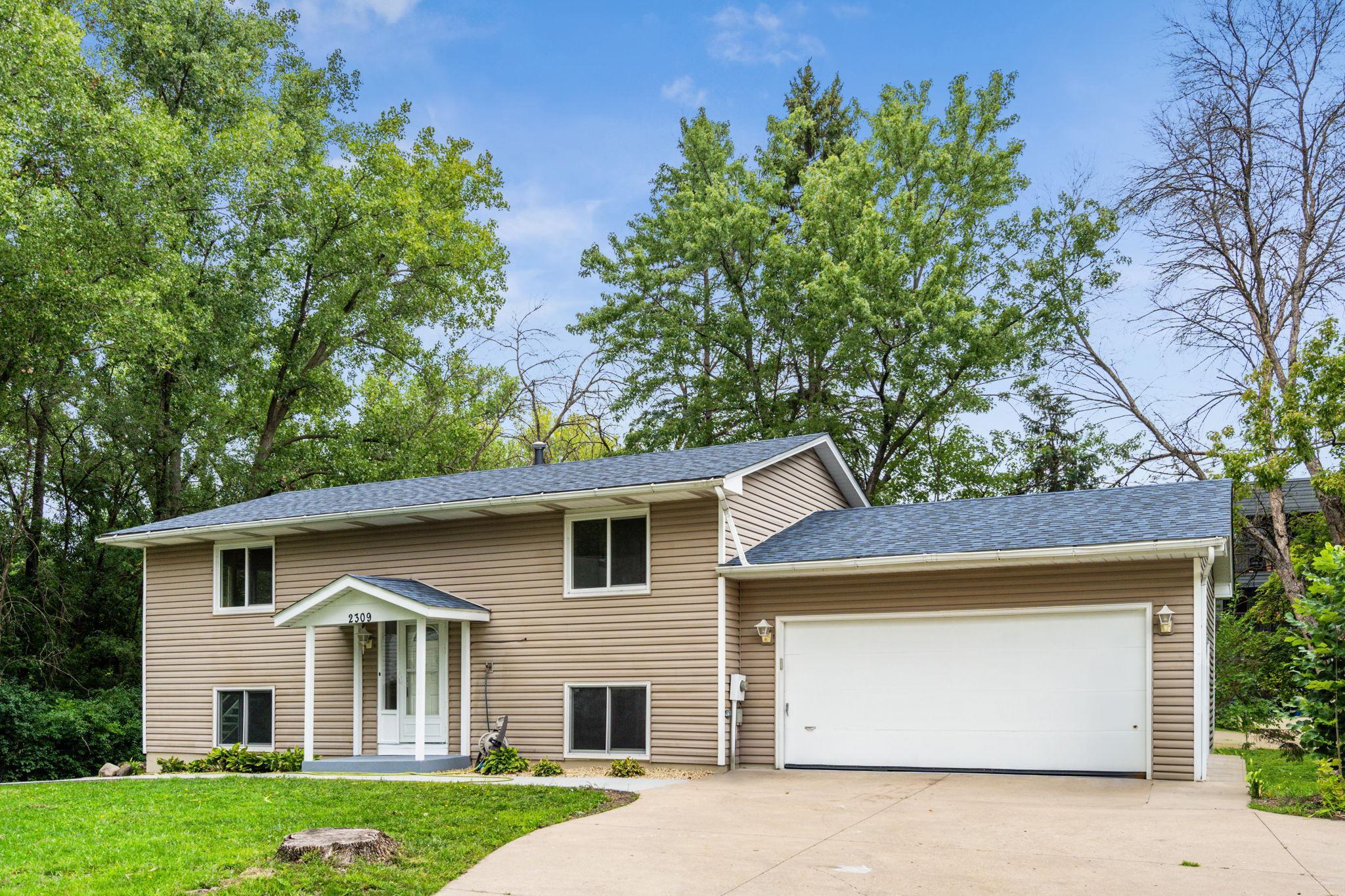 View of Residential at 2309 Woodbridge Circle, Roseville MN 55113, Roseville - Mike Wilen | Minnesota Team Real Estate
