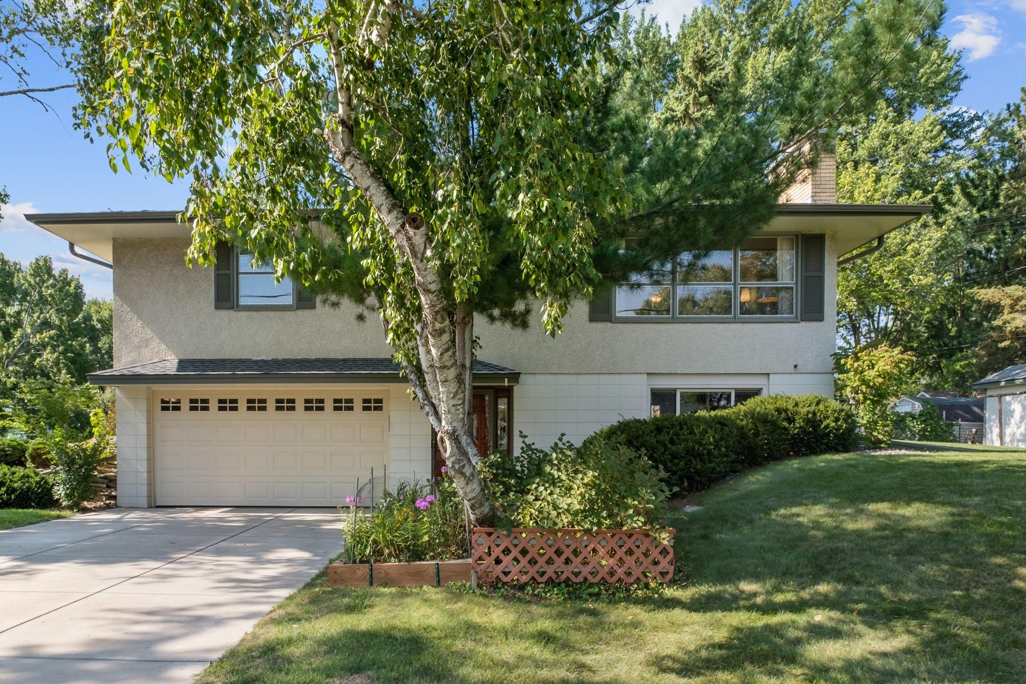 View of Residential at 2522 Stanbridge Avenue, Roseville MN 55113, Roseville - Mike Wilen | Minnesota Team Real Estate