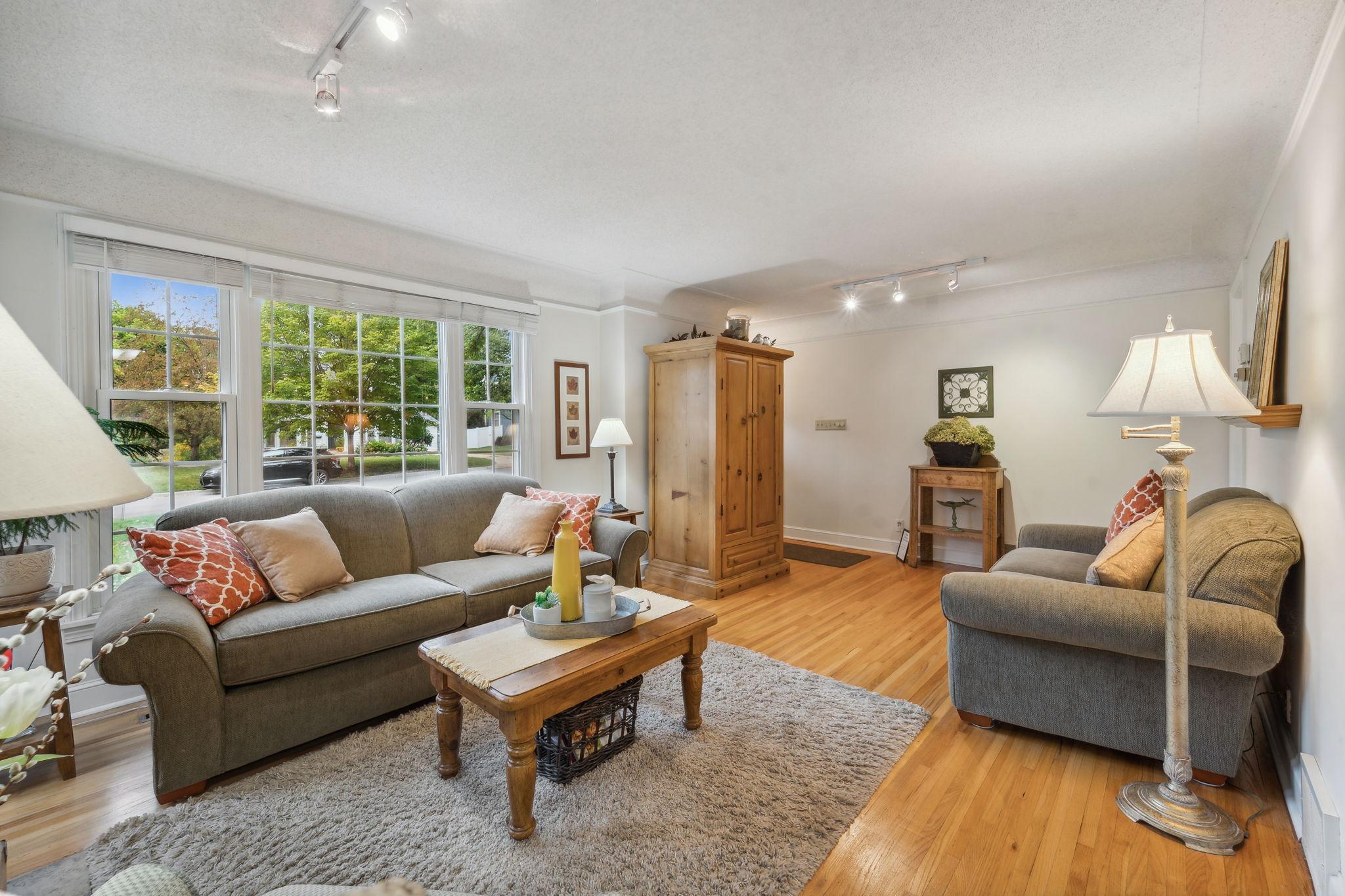 View of Residential at 3337 Glenhurst Avenue, Saint Louis Park MN 55416, Saint Louis Park - Mike Wilen | Minnesota Team Real Estate