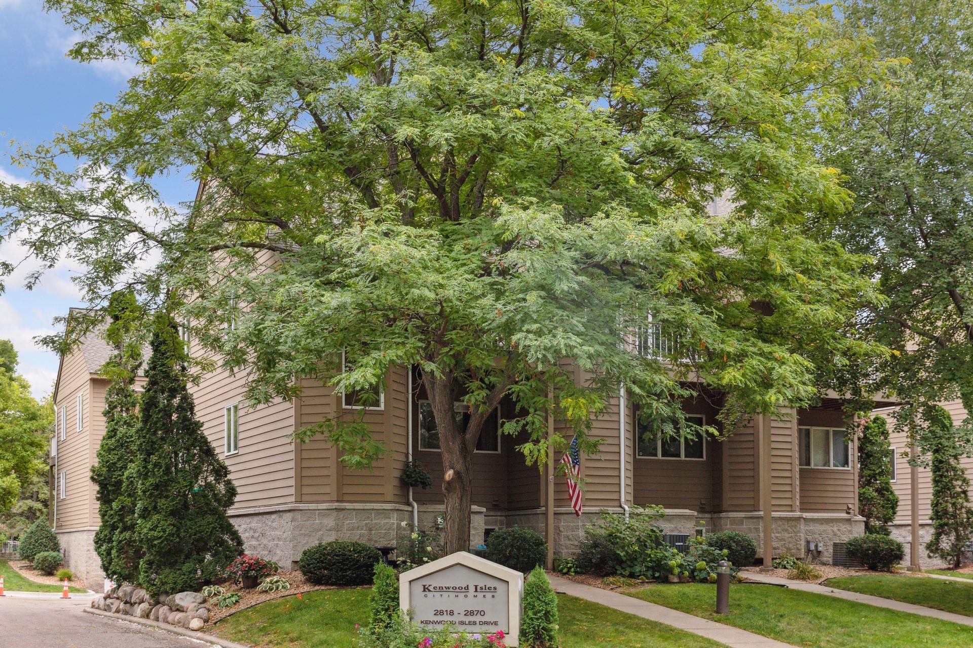 View of Residential at 2828 Kenwood Isles Drive, Minneapolis MN 55408, Minneapolis - Mike Wilen | Minnesota Team Real Estate