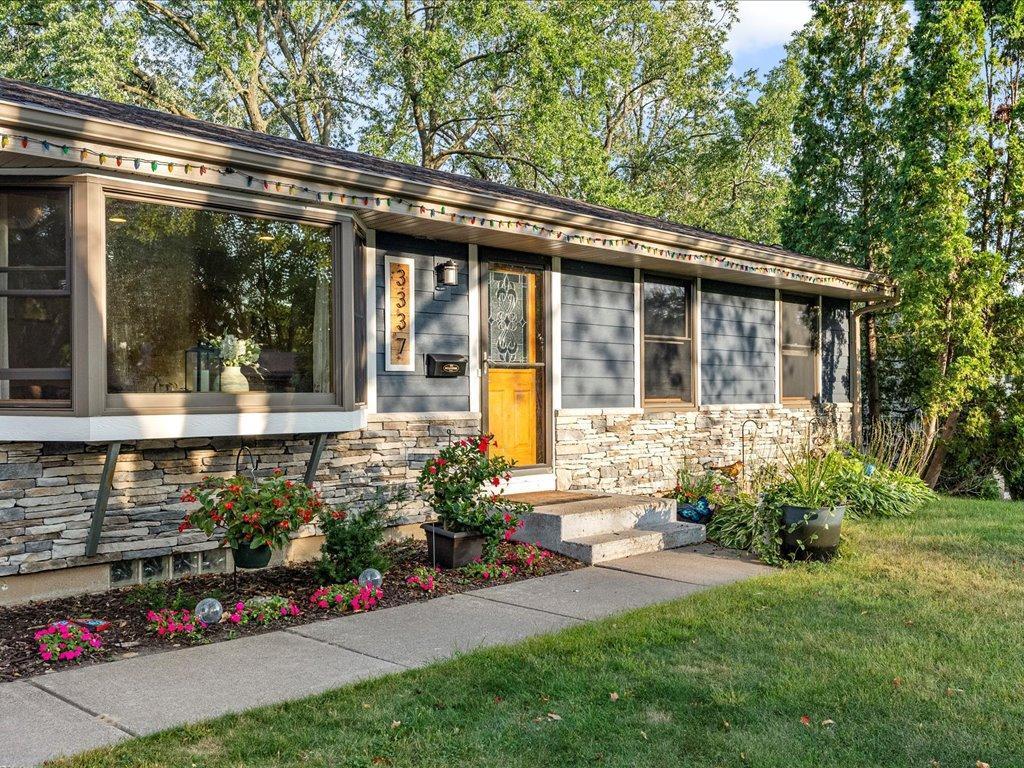 View of Residential at 3337 Shepherd Hills Circle, Bloomington MN 55431, Bloomington - Mike Wilen | Minnesota Team Real Estate