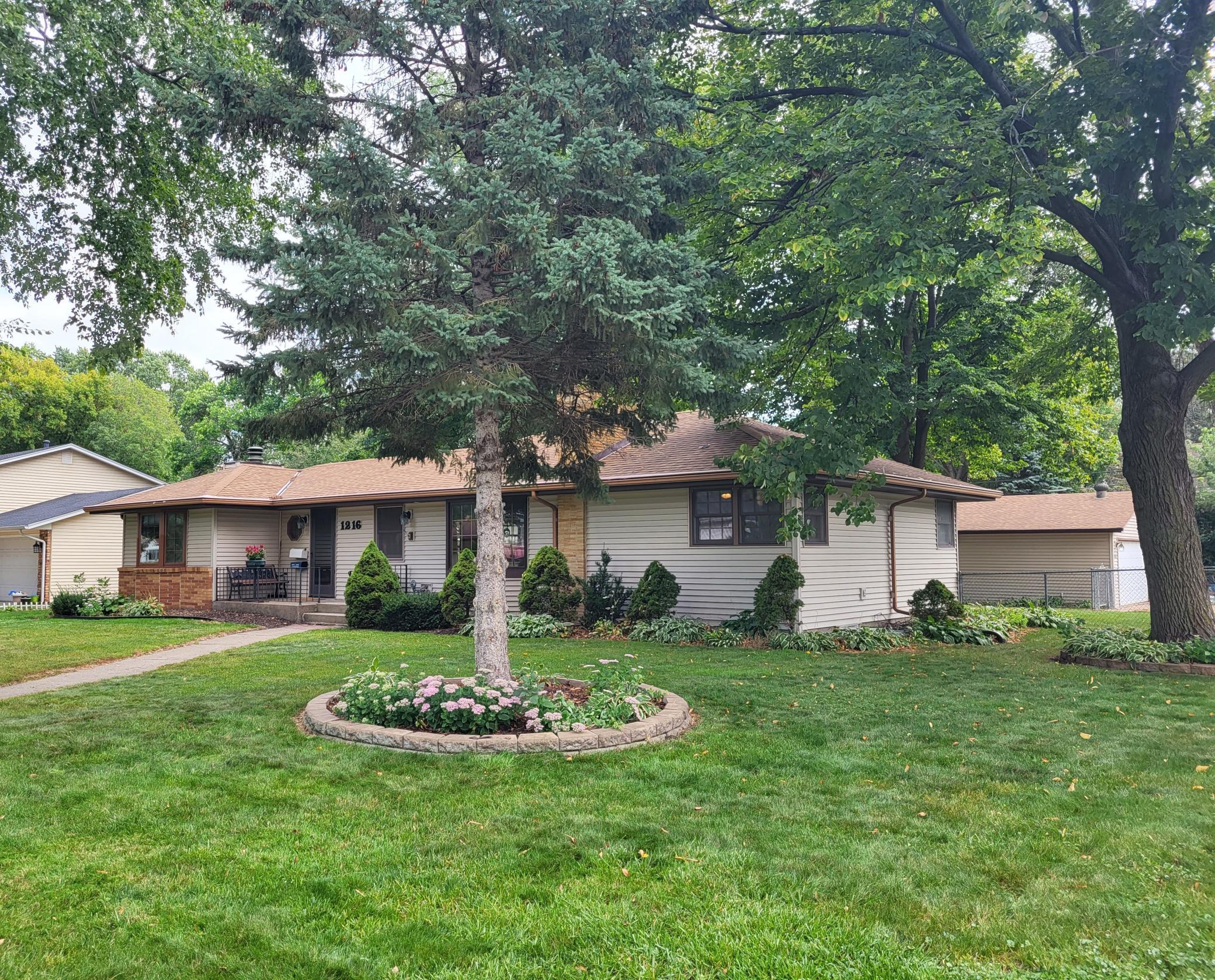 View of Residential at 1216 Ruggles Street, Roseville MN 55113, Roseville - Mike Wilen | Minnesota Team Real Estate