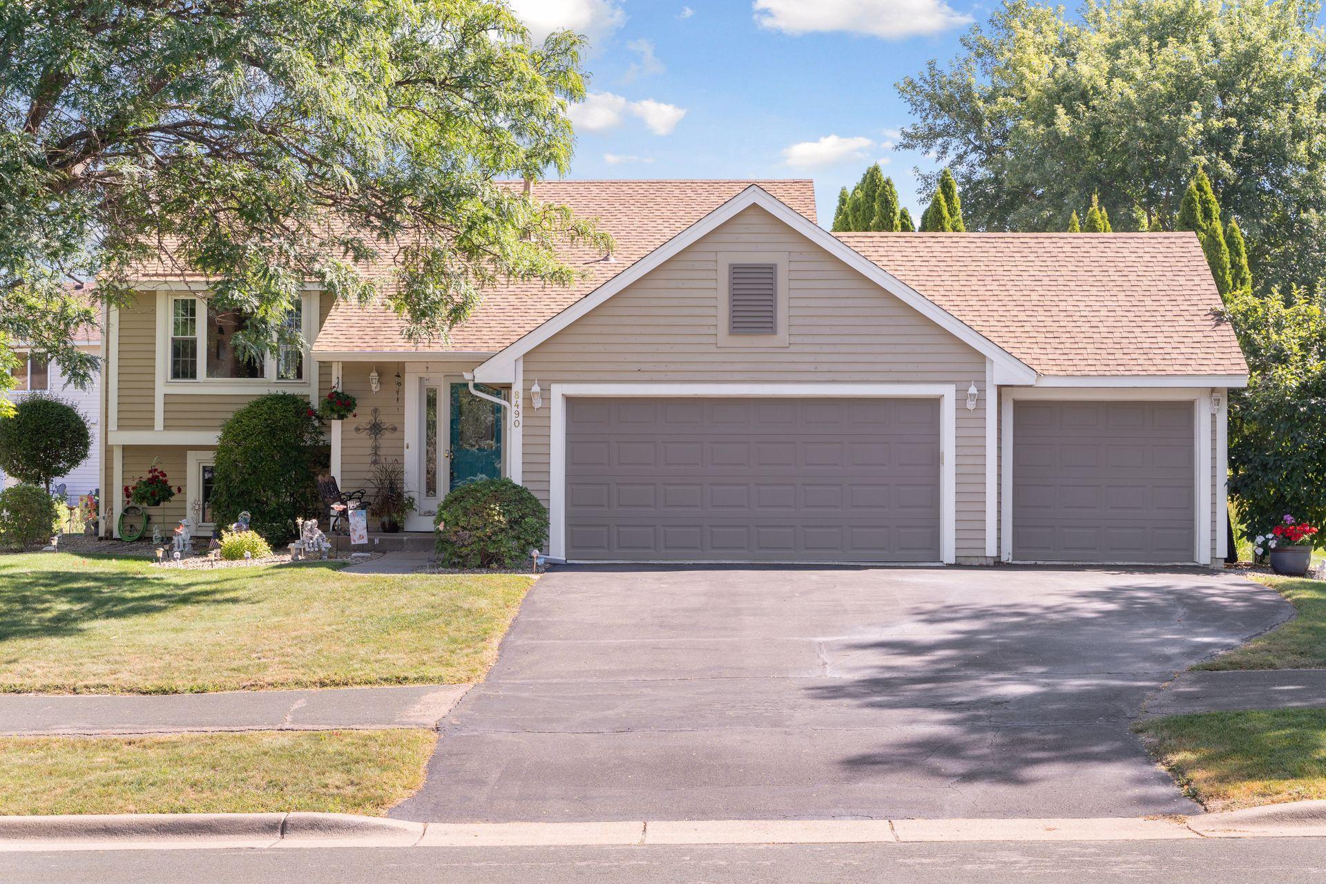 View of Residential at 8490 Pineview Lane, Maple Grove MN 55369, Maple Grove - Mike Wilen | Minnesota Team Real Estate