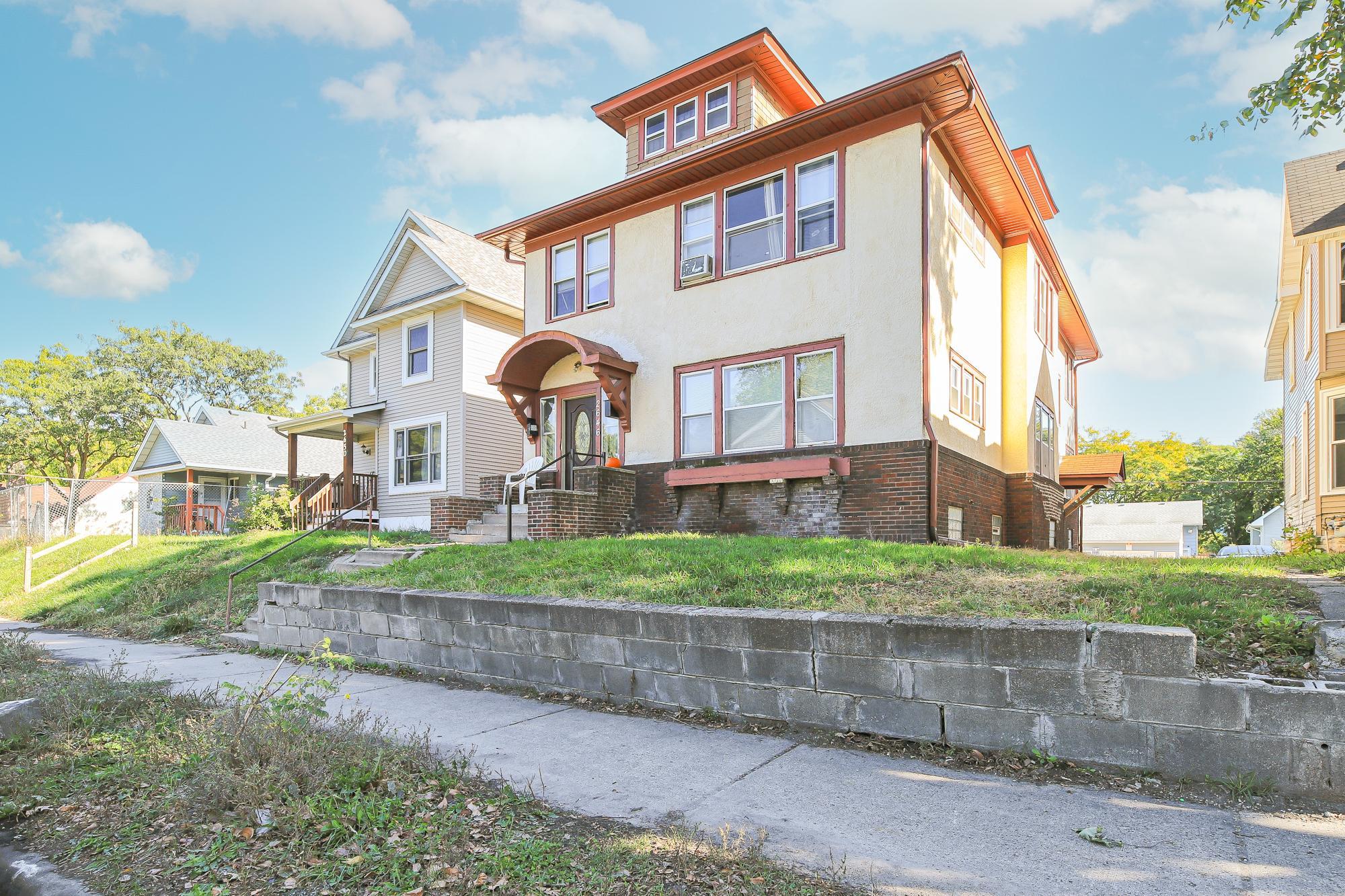 View of Residential Income at 2646 Dupont Avenue, Minneapolis MN 55411, Minneapolis - Mike Wilen | Minnesota Team Real Estate