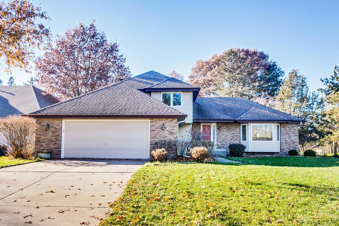 View of Residential at 5725 Lois Lane, Shoreview MN 55126, Shoreview - Mike Wilen | Minnesota Team Real Estate