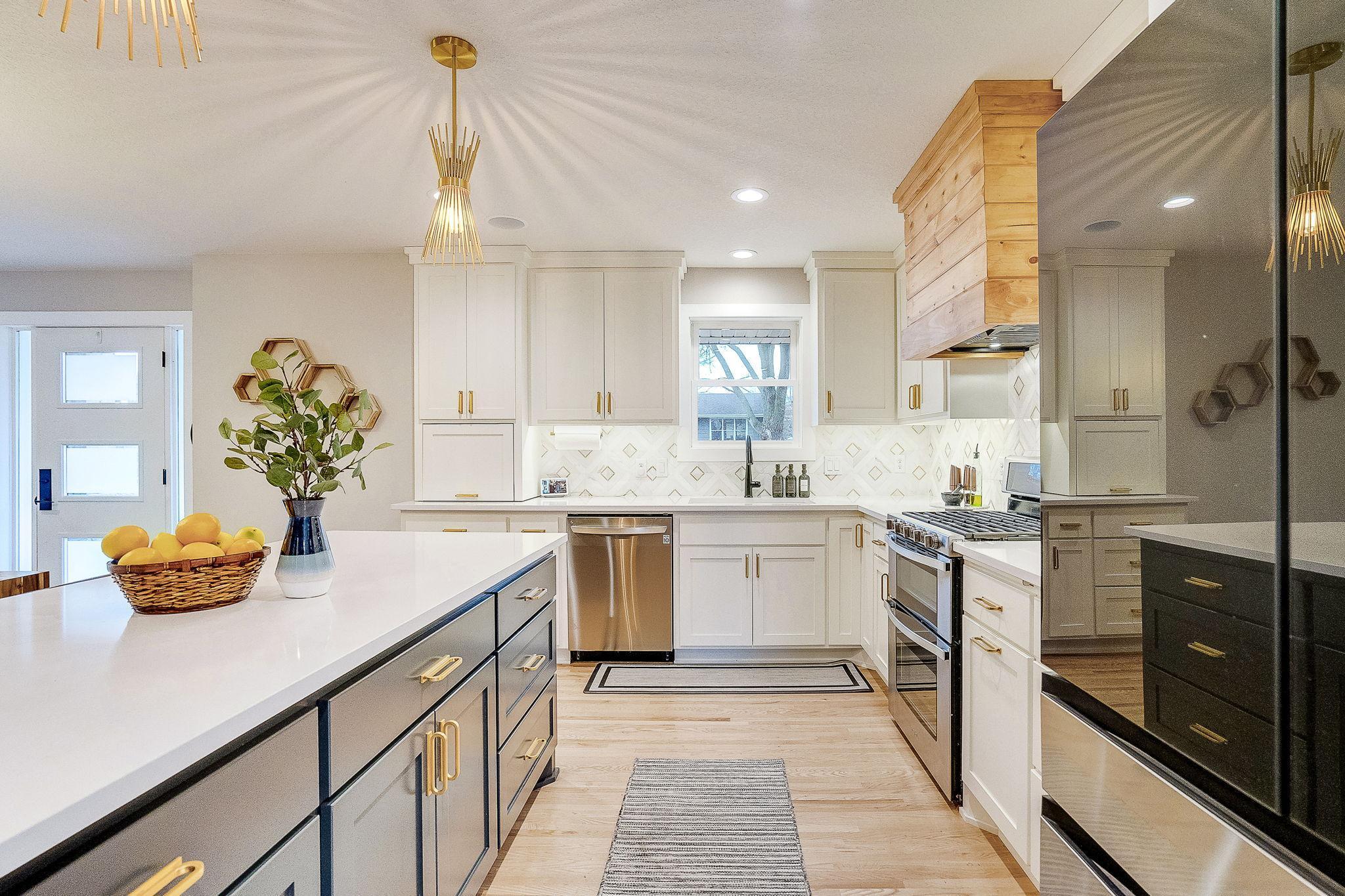 View of Residential at 11105 Oak Knoll Terrace, Minnetonka MN 55305, Minnetonka - Mike Wilen | Minnesota Team Real Estate