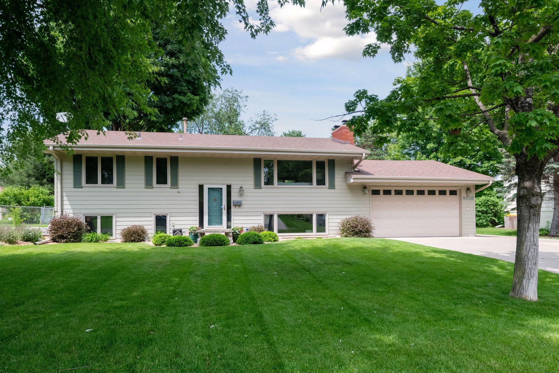 View of Residential at 8516 29th Avenue, New Hope MN 55427, New Hope - Mike Wilen | Minnesota Team Real Estate