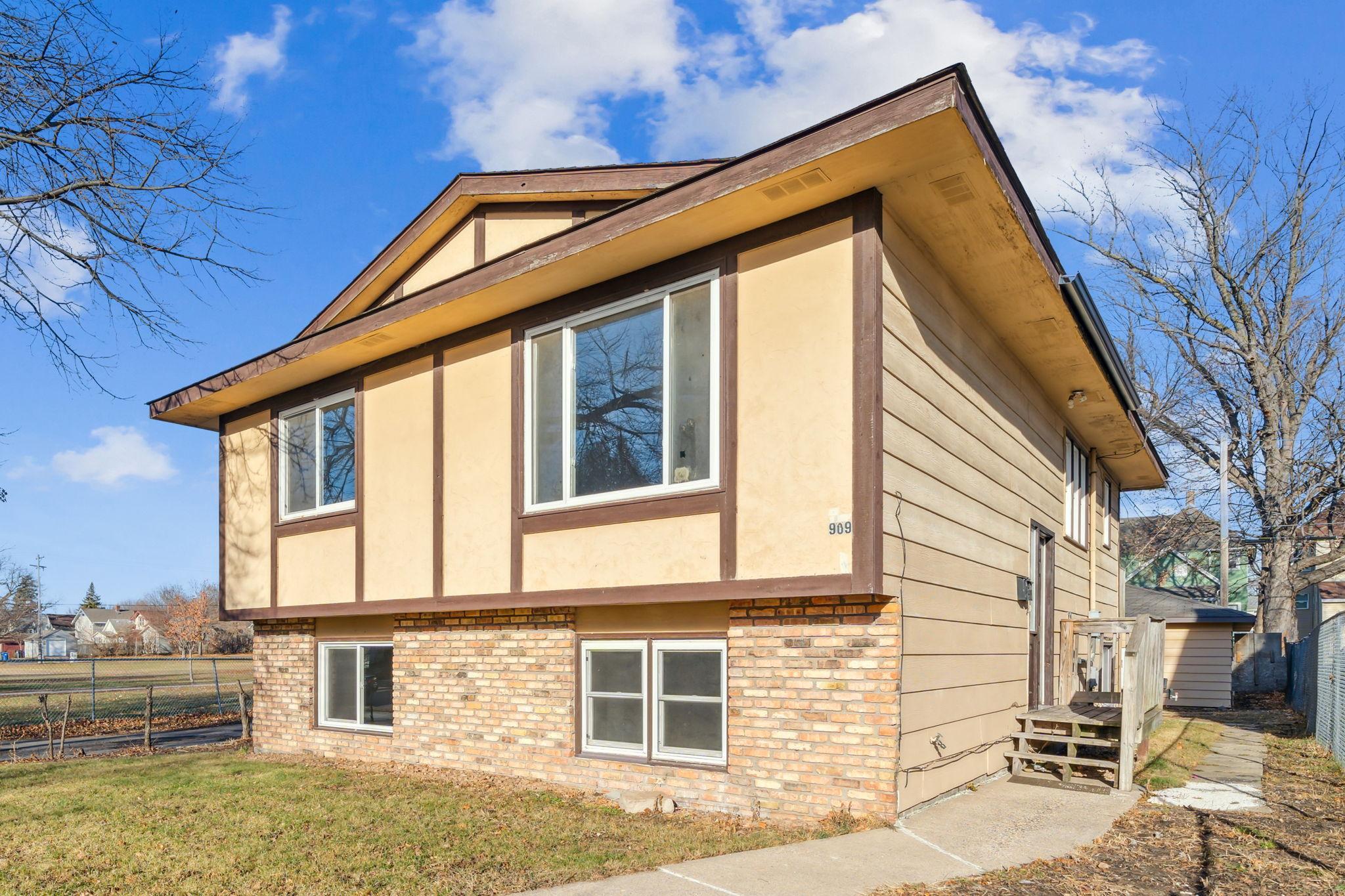 View of Residential Income at 909 Cook Avenue, Saint Paul MN 55106, Saint Paul - Mike Wilen | Minnesota Team Real Estate